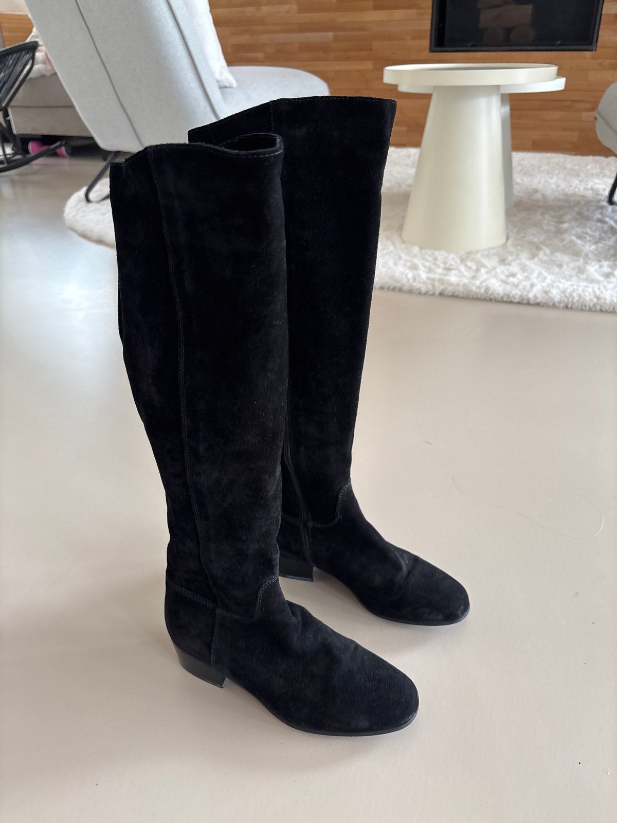 Dungelmann Zwarte suède hoge laarzen 36 zgan!, Kleding | Dames, Hoge laarzen, Zwart, Ophalen of Verzenden, Zo goed als nieuw