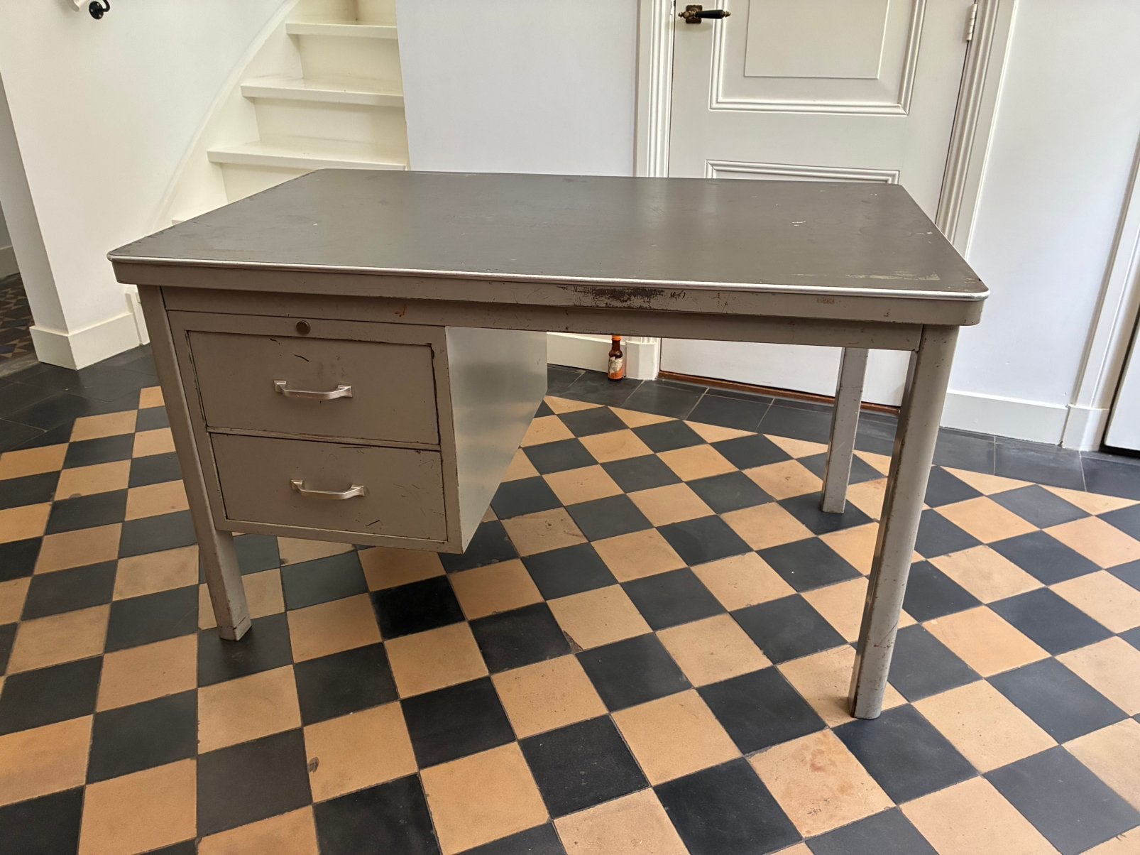 Vintage Ijzeren bureau, Ophalen, Gebruikt, Met lades, Metaal