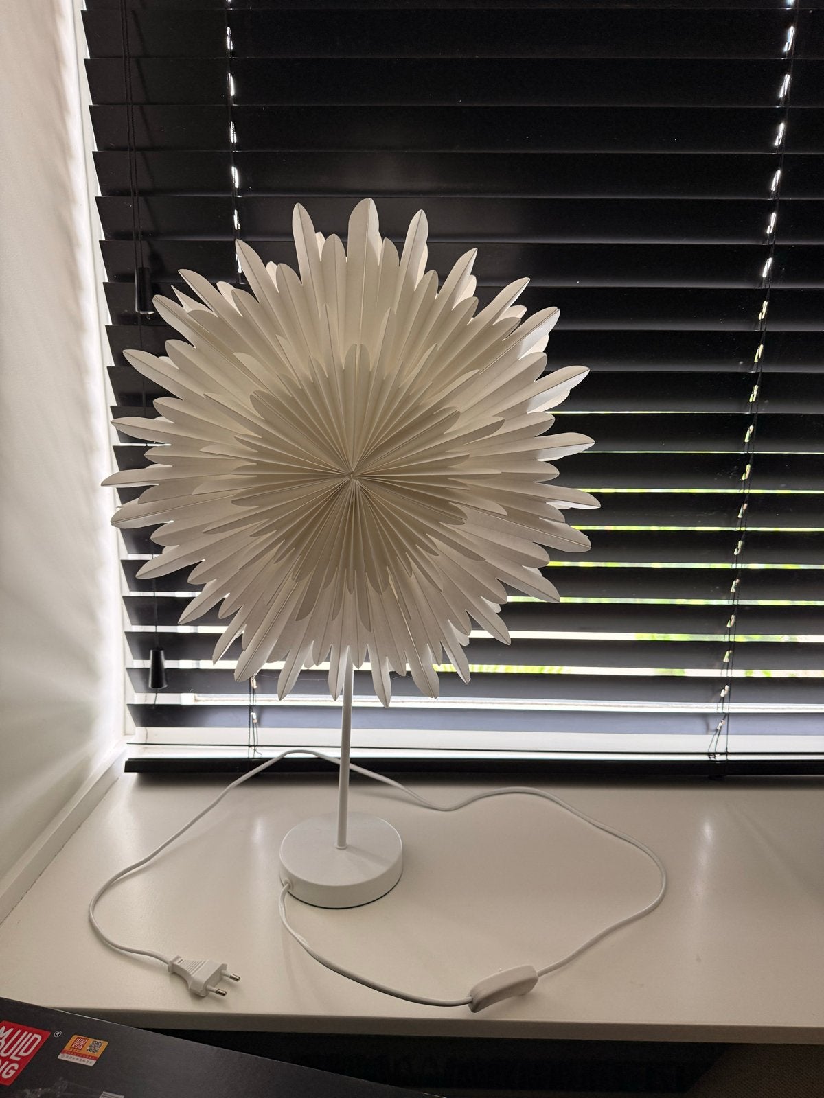 Witte papieren tafellamp - Modern en sfeervol, Met schakelaar, Textiel, Wit, Ophalen of Verzenden