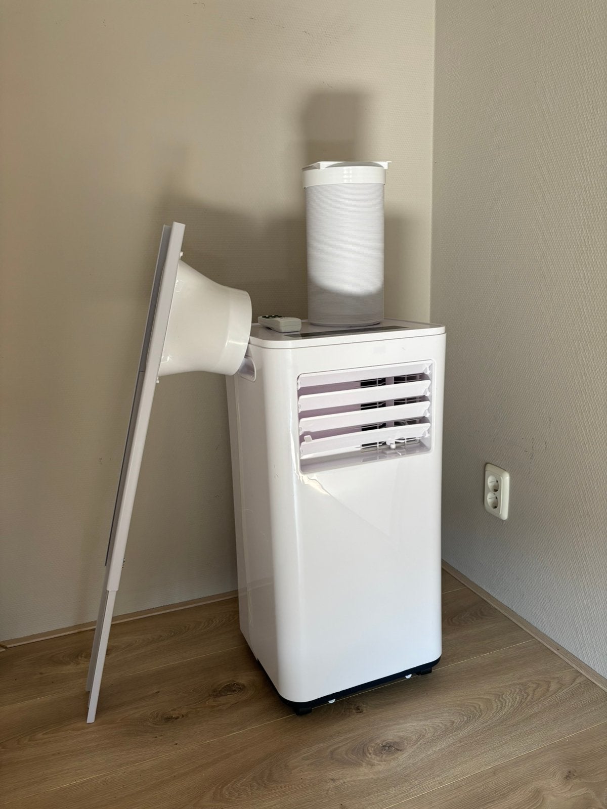 Mobiele airco 9000 BTU (2,64 kW), Witgoed en Apparatuur, Airco's, Ophalen, Koelen en Ontvochtigen, 2 snelheden, Timer