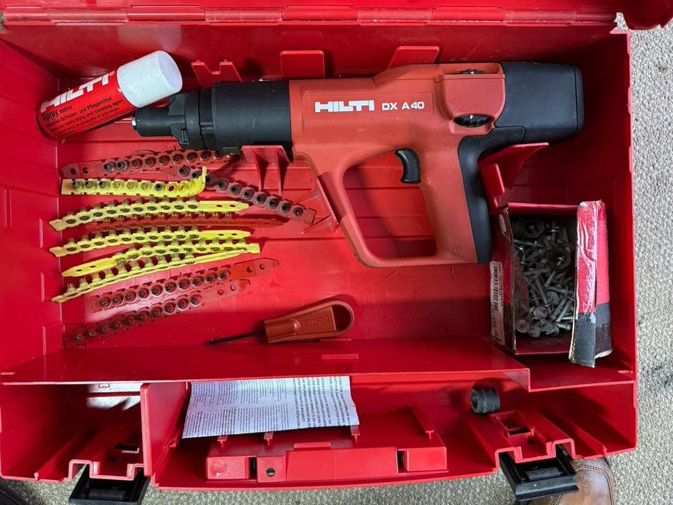 Hilti DX A40 Schiethamer met toebehoren en koffer, Doe-het-zelf en Verbouw, Ophalen of Verzenden, Gebruikt, Overige typen, Hilti