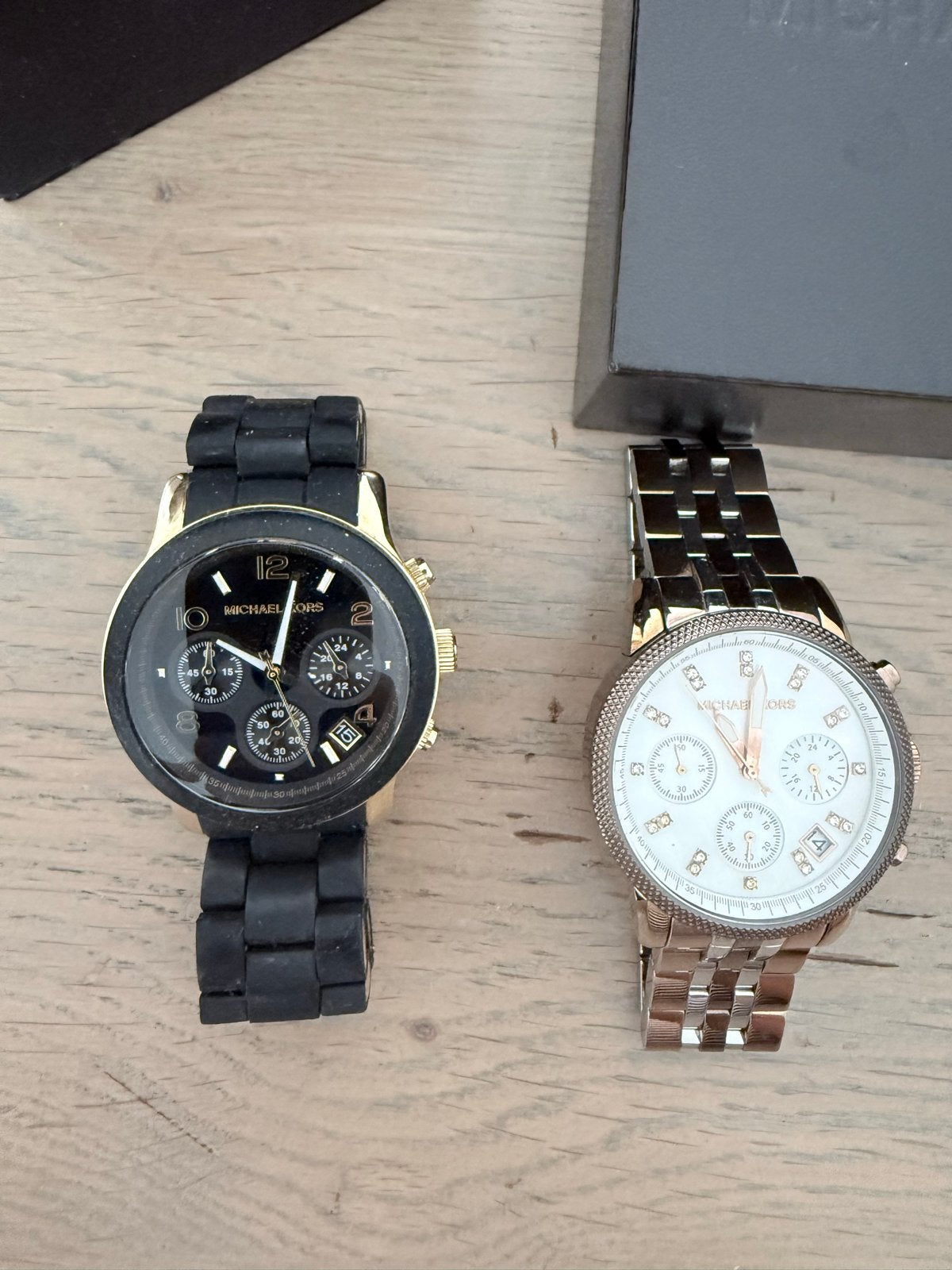 Twee Michael Kors horloges: zwart/goud en roségoud/wit, Overige materialen, Gebruikt, Polshorloge, Met strass