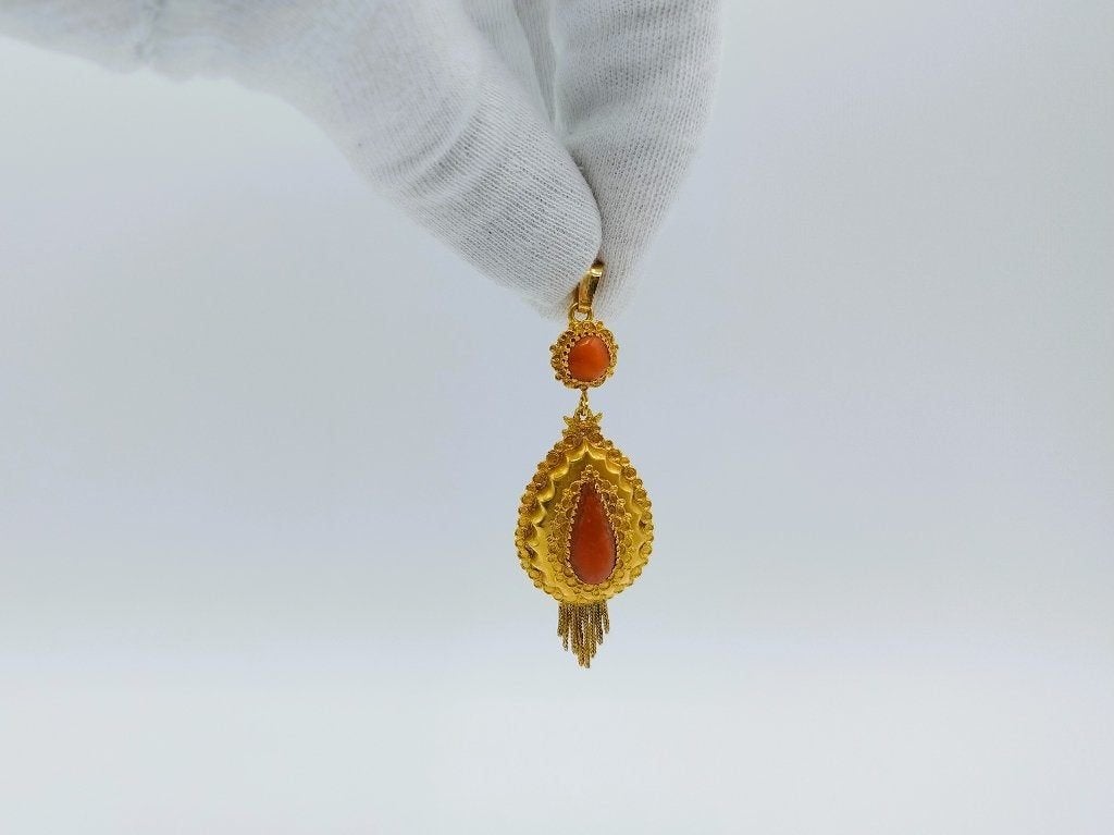 Gouden hanger met bloedkoralen en baardje, NL, ca. 1900