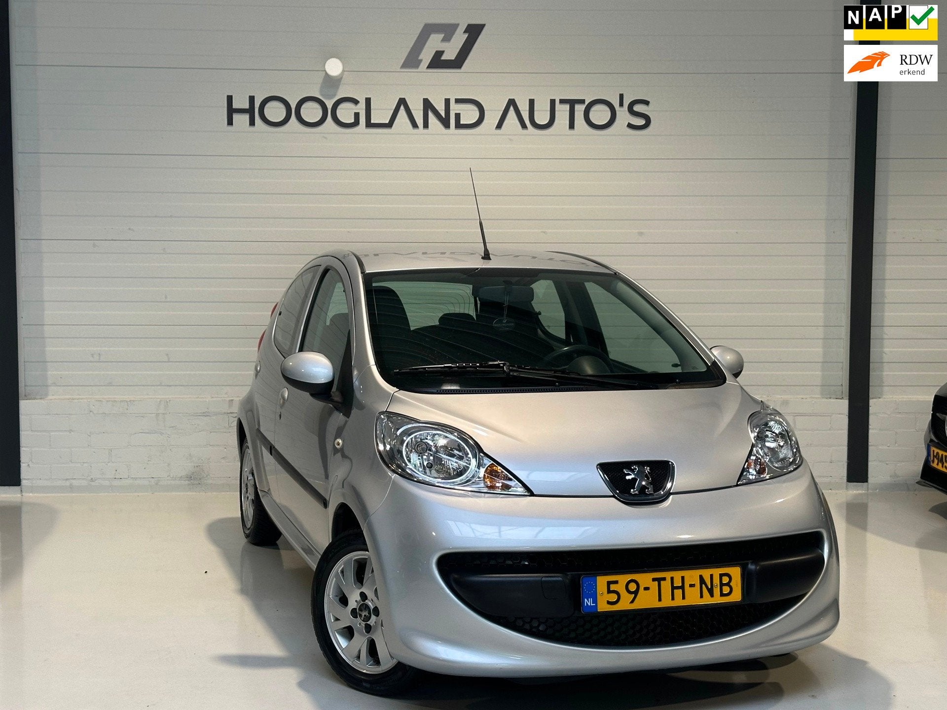 Peugeot 107 1.0-12V XS Airco 5 Deurs AUTOMAAT, Stof, Gebruikt, 4 stoelen, Elektrische ramen