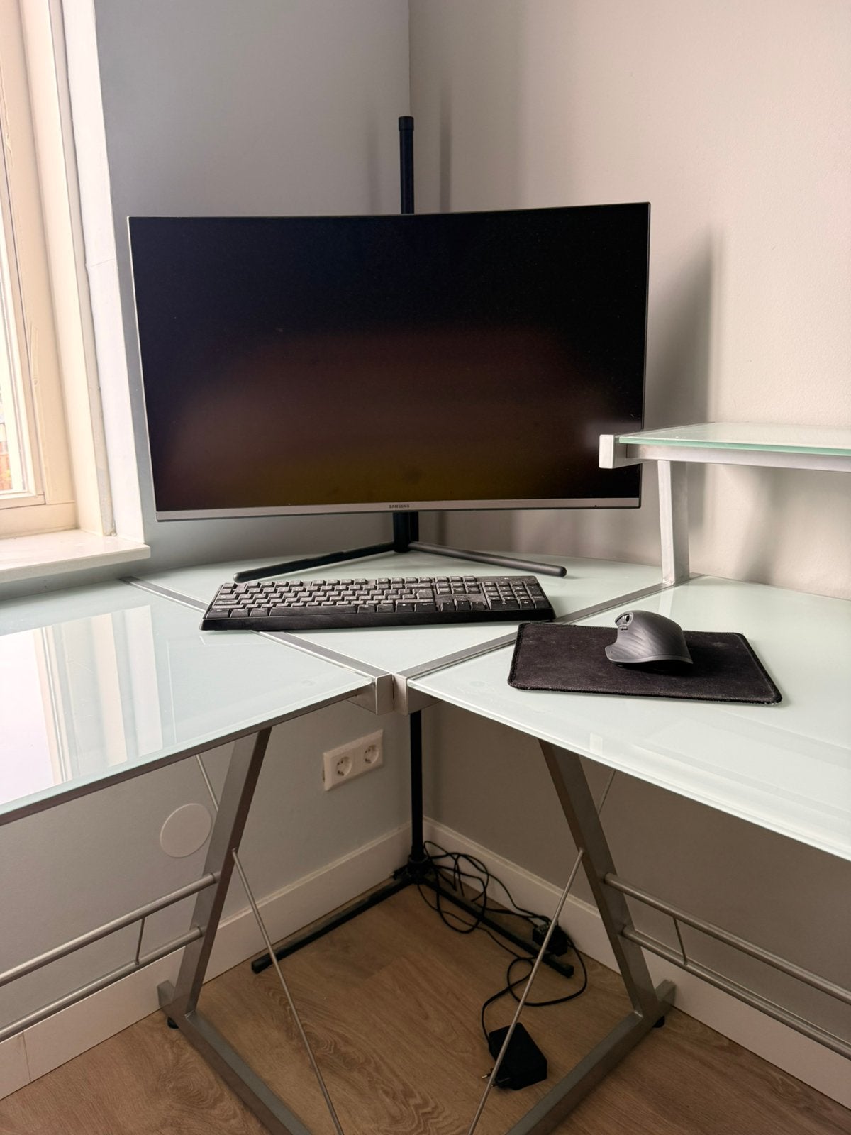 Designer glazen hoek bureau, Ophalen, Zo goed als nieuw
