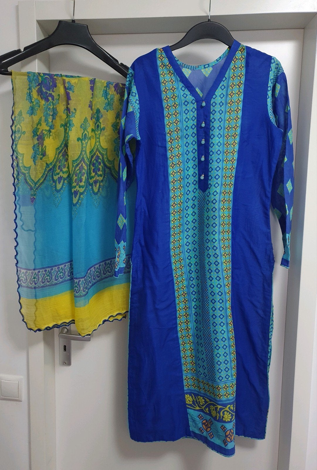 Prachtige blauwe Indiase jurk kameez met sjaal - Maat S, Blauw, Ophalen of Verzenden, Maat 36 (S), Onder de knie