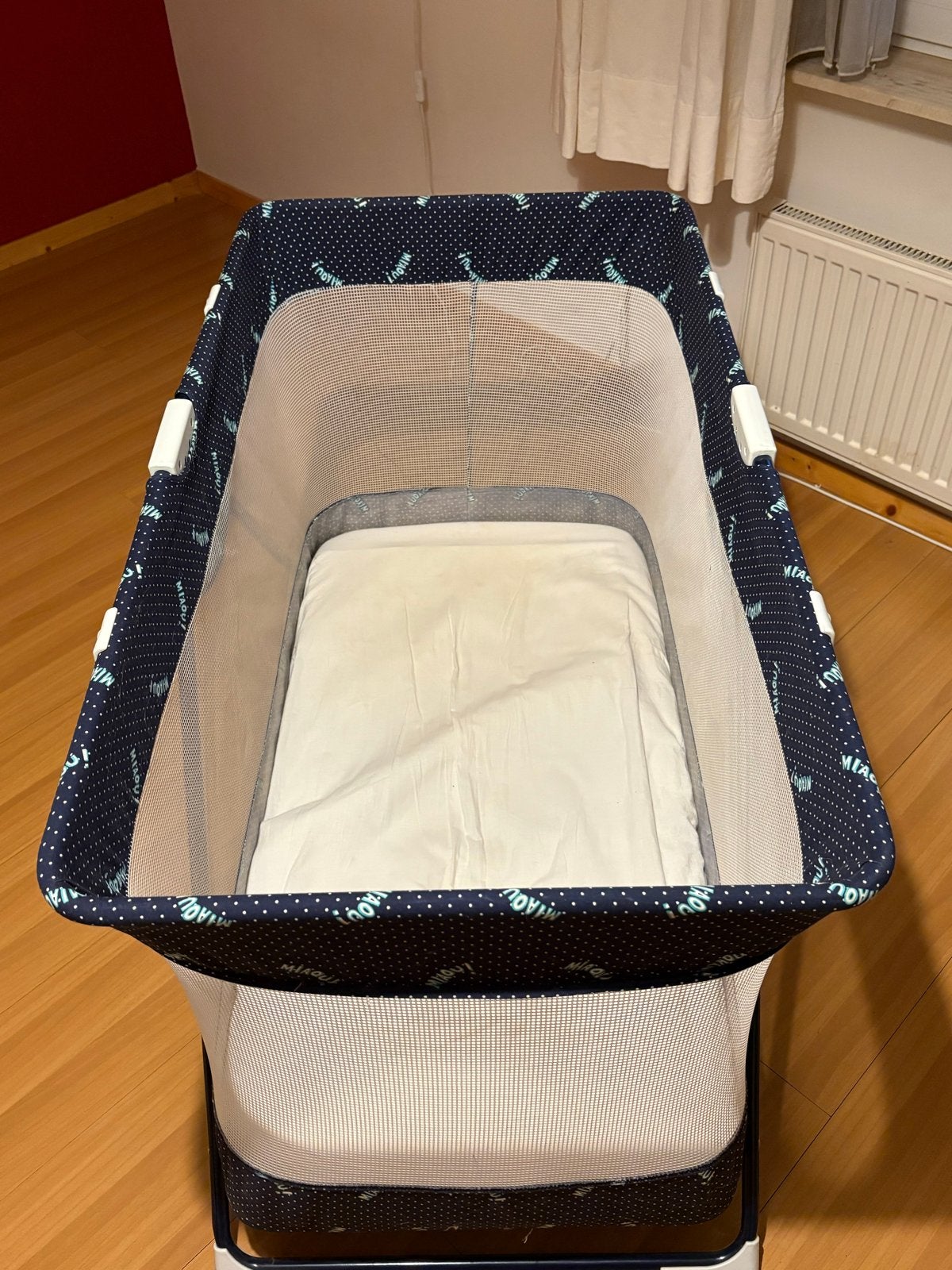 Campingbedje inklapbaar met matras, Ophalen, Gebruikt, Reisbedje