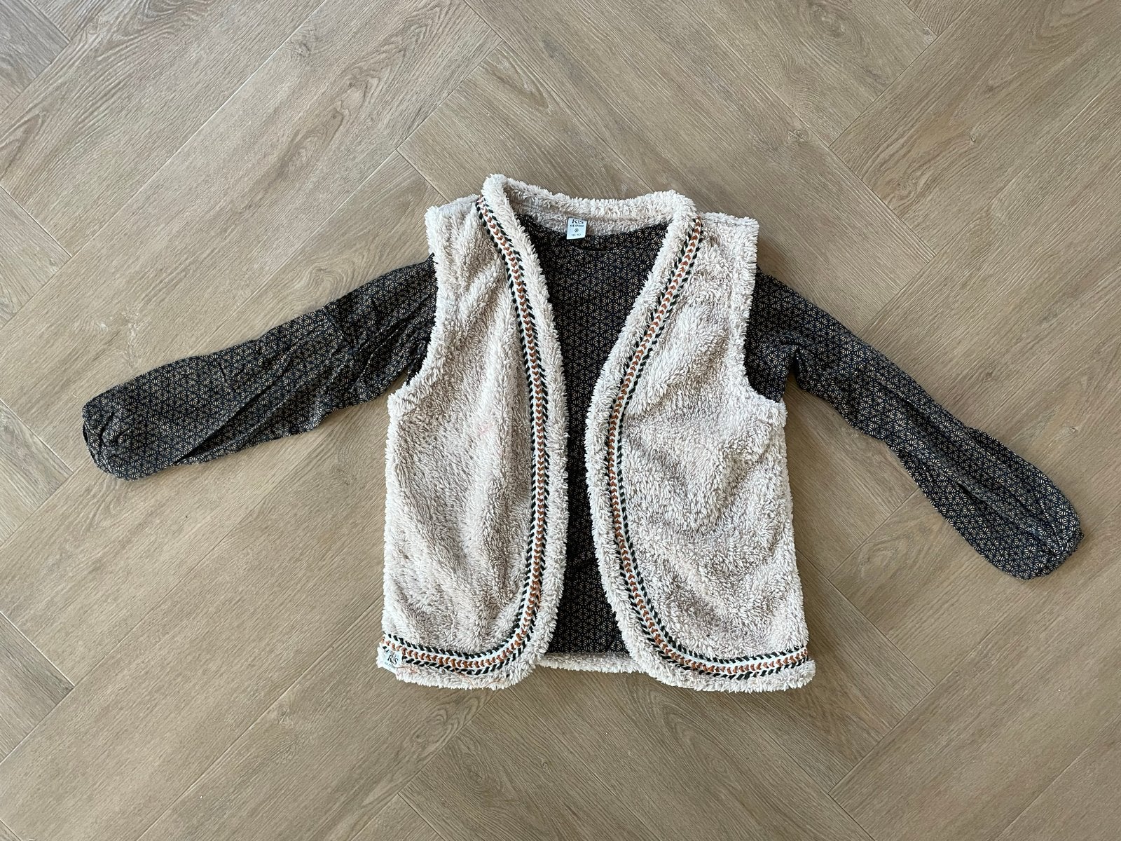 Kiestone Mooi bont vestje maat 128, Verzenden, Zo goed als nieuw, Meisje, Trui of Vest