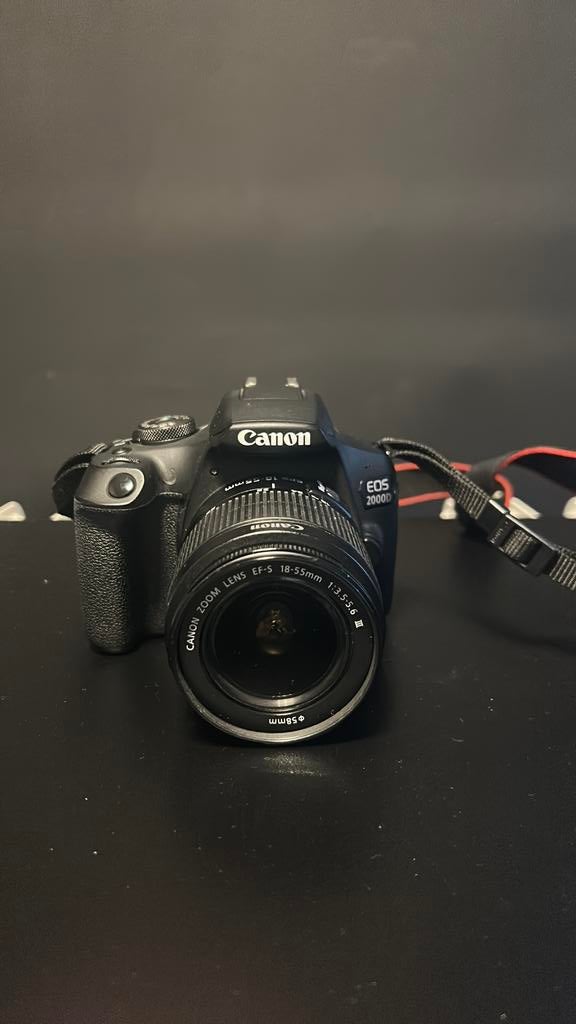 Canon EOS 2000D, Ophalen of Verzenden, Gebruikt, Canon, 8 keer of meer