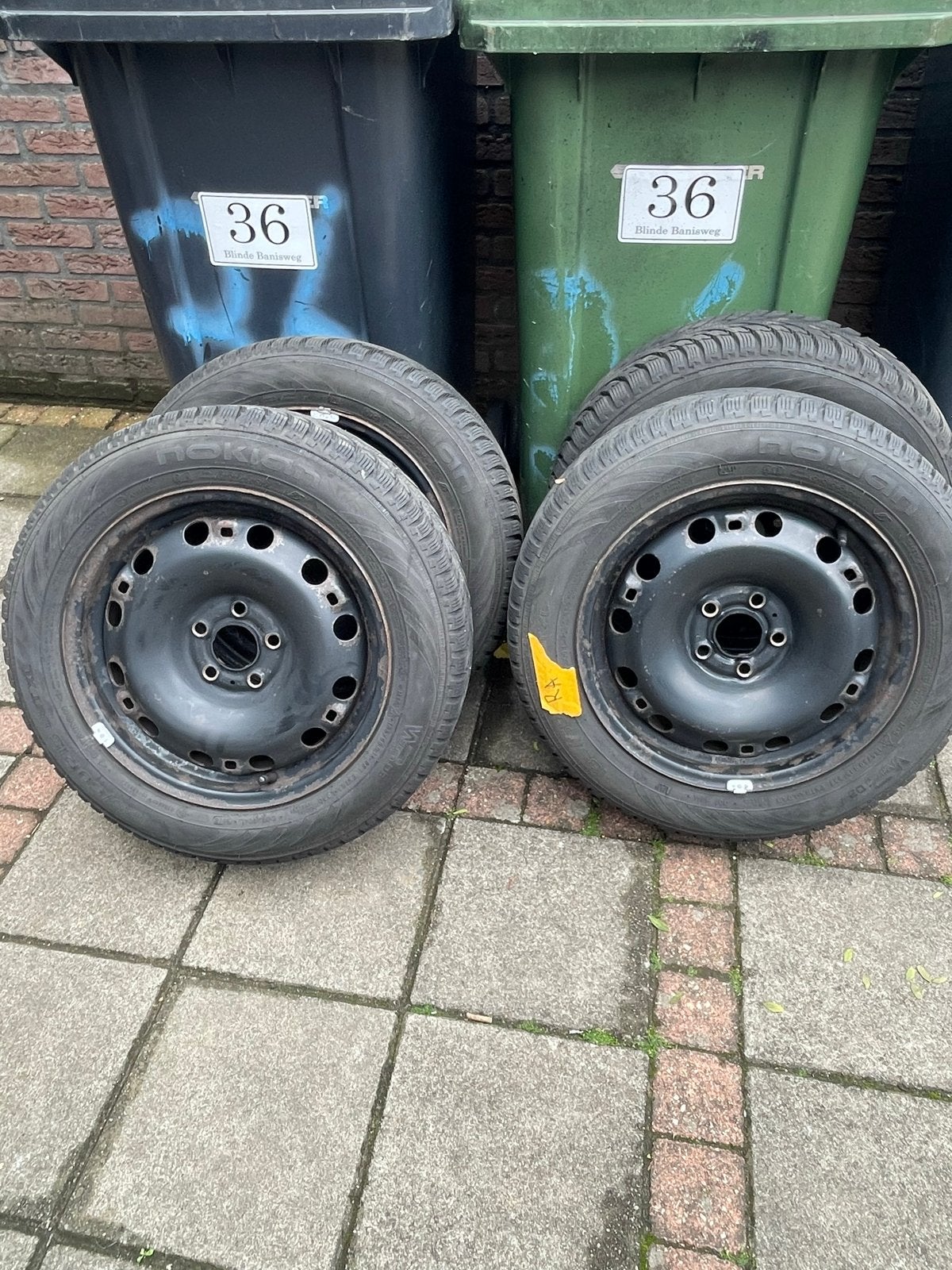 Nokian All Season banden op stalen velgen 185/60 R15, Auto-onderdelen, Ophalen, Gebruikt, 15 inch, Banden en Velgen