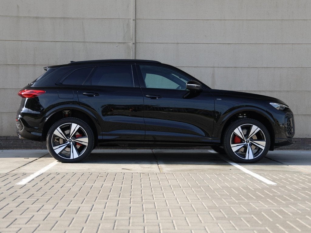 Audi Q5 S edition Competition e-hybrid 367 PK | Panoramadak, Auto's, Audi, Automaat, 4 cilinders, 150 min, Bedrijf