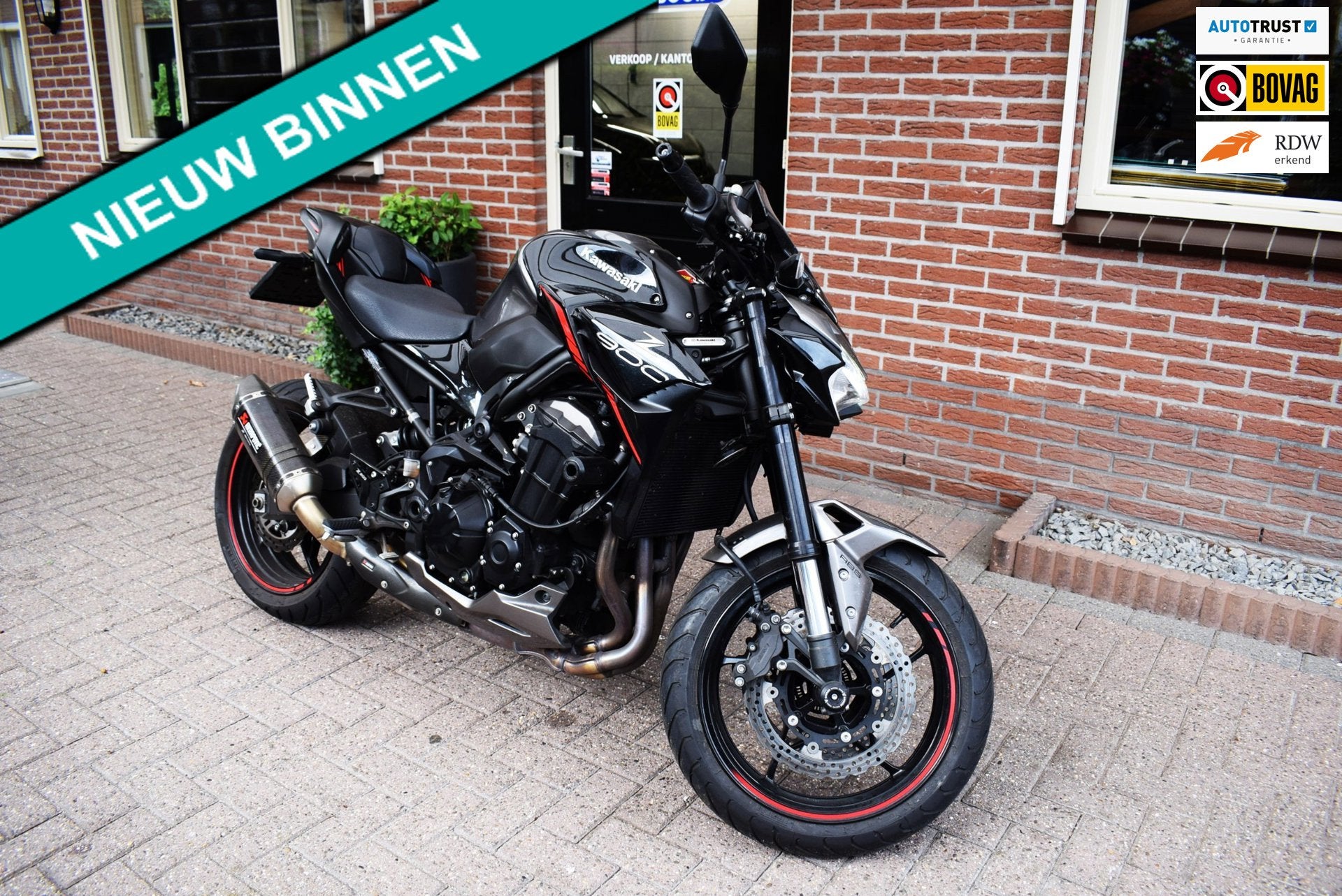 Kawasaki Z900 Bj 2023 Km stand 6705 Km ABS AKRAPOVIC, 948 cc, Meer dan 35 kW, Toermotor, Handgeschakeld