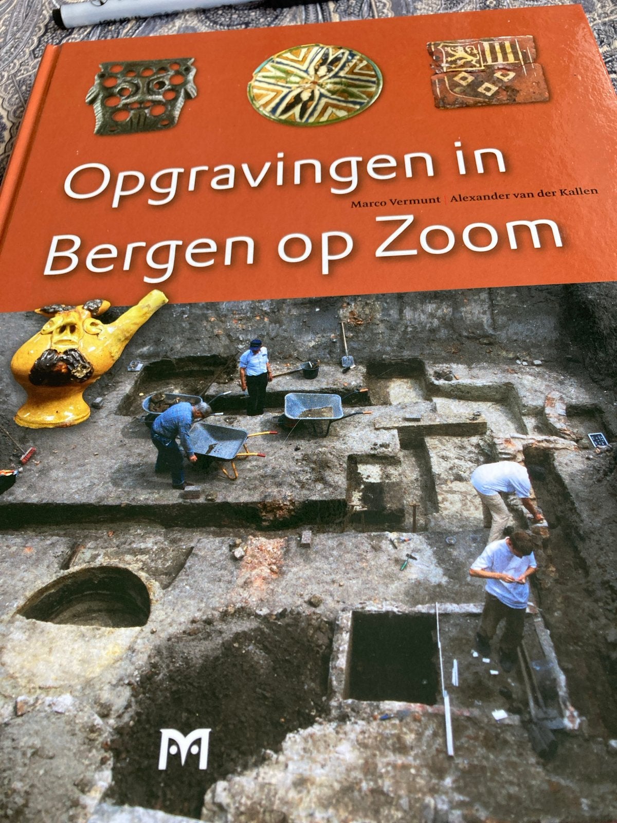 Opgravingen in Bergen op Zoom - Archeologisch Boek, Ophalen of Verzenden, 20e eeuw of later, Zo goed als nieuw