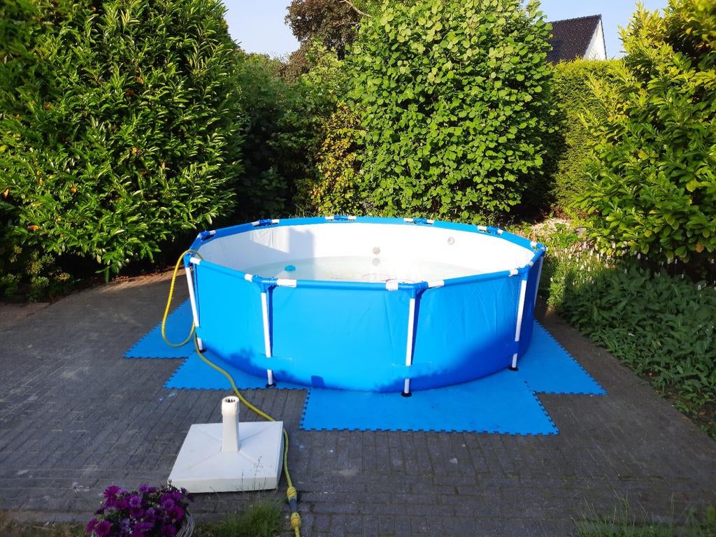 Zwembad met accessoires: trap, tegels, pomp etc., Tuin en Terras, Ophalen, Gebruikt, Rond, Opzetzwembad