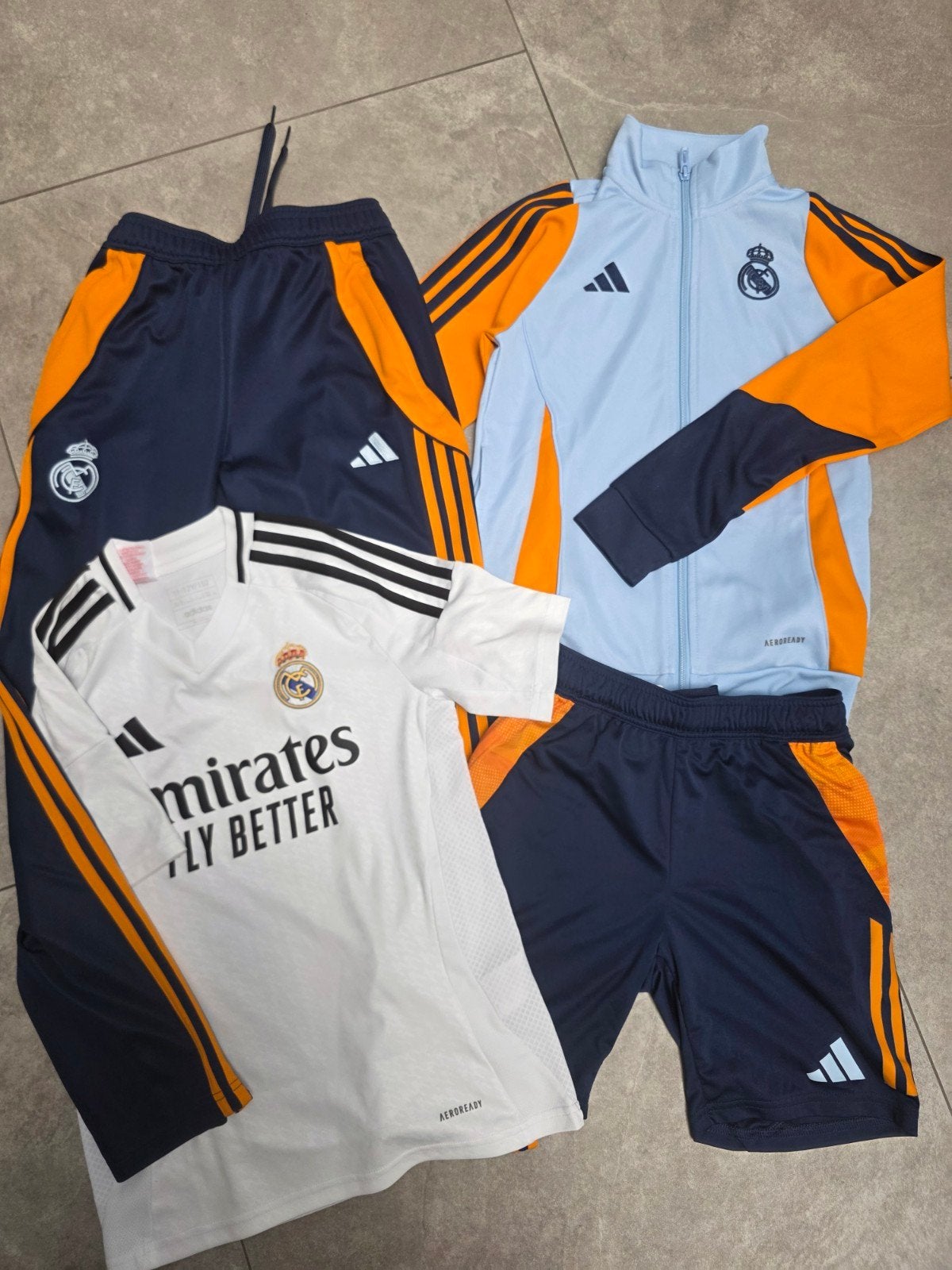 Real Madrid Trainingspak en Thuisshirt - 152, Ophalen of Verzenden, Zo goed als nieuw, Jongen of Meisje