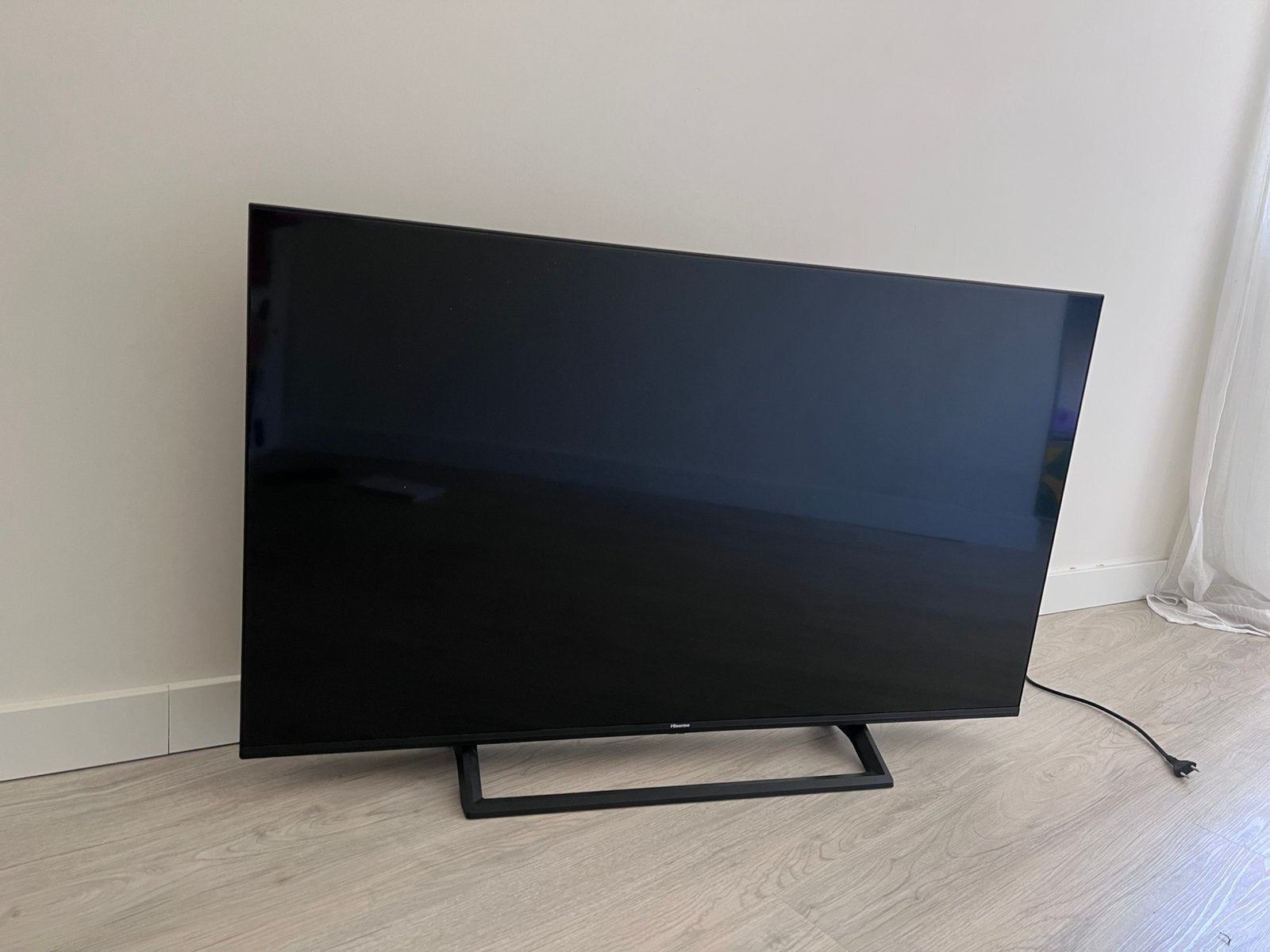 Hisense 50 inch 4K Smart TV + tv-muurbeugel, 50 Hz, Zo goed als nieuw, 100 cm of meer, Ophalen