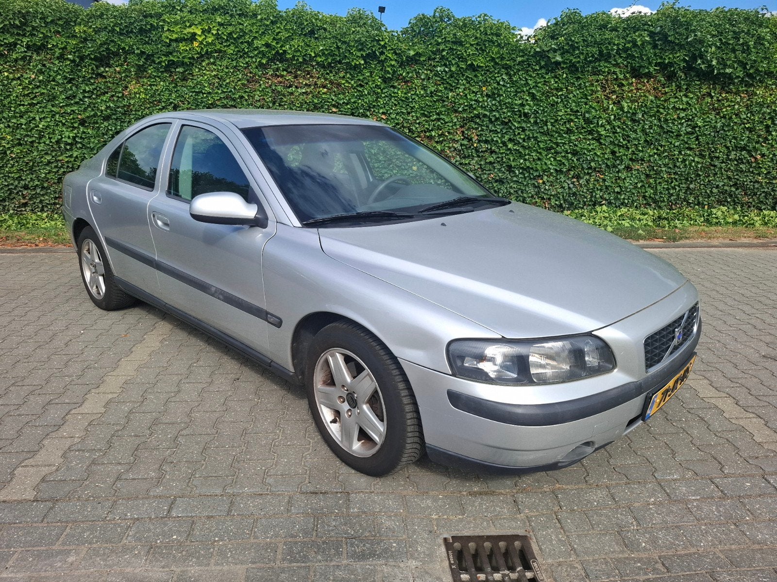 Volvo S60 2.4 140PK AUT 2002 Grijs.  Export of handel, Auto's, Stof, S60, Bedrijf, 2435 cc
