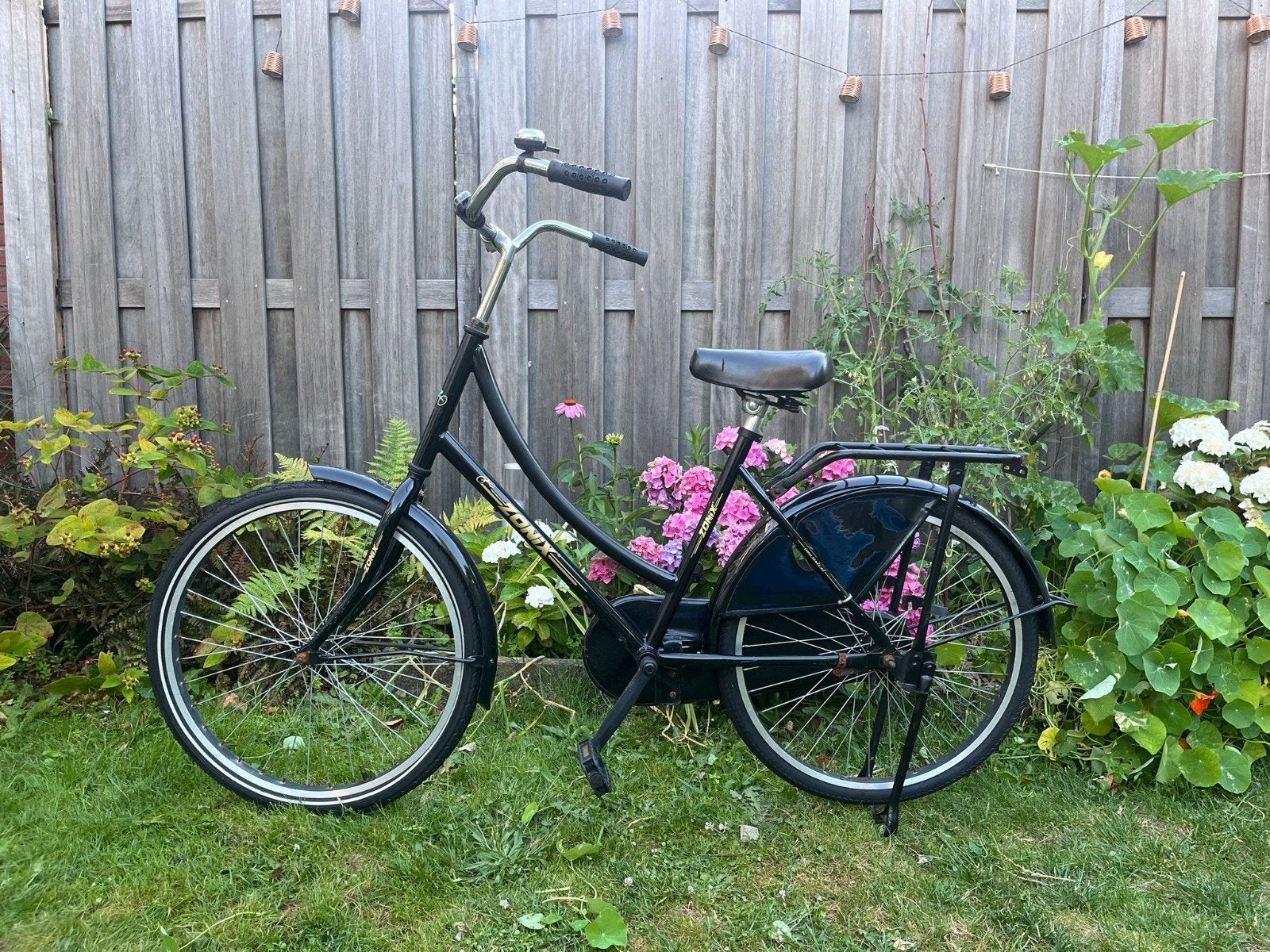 Mooie zwarte meisjes/damesfiets 24 inch. ZONIX, Ophalen, Gebruikt, 24 inch