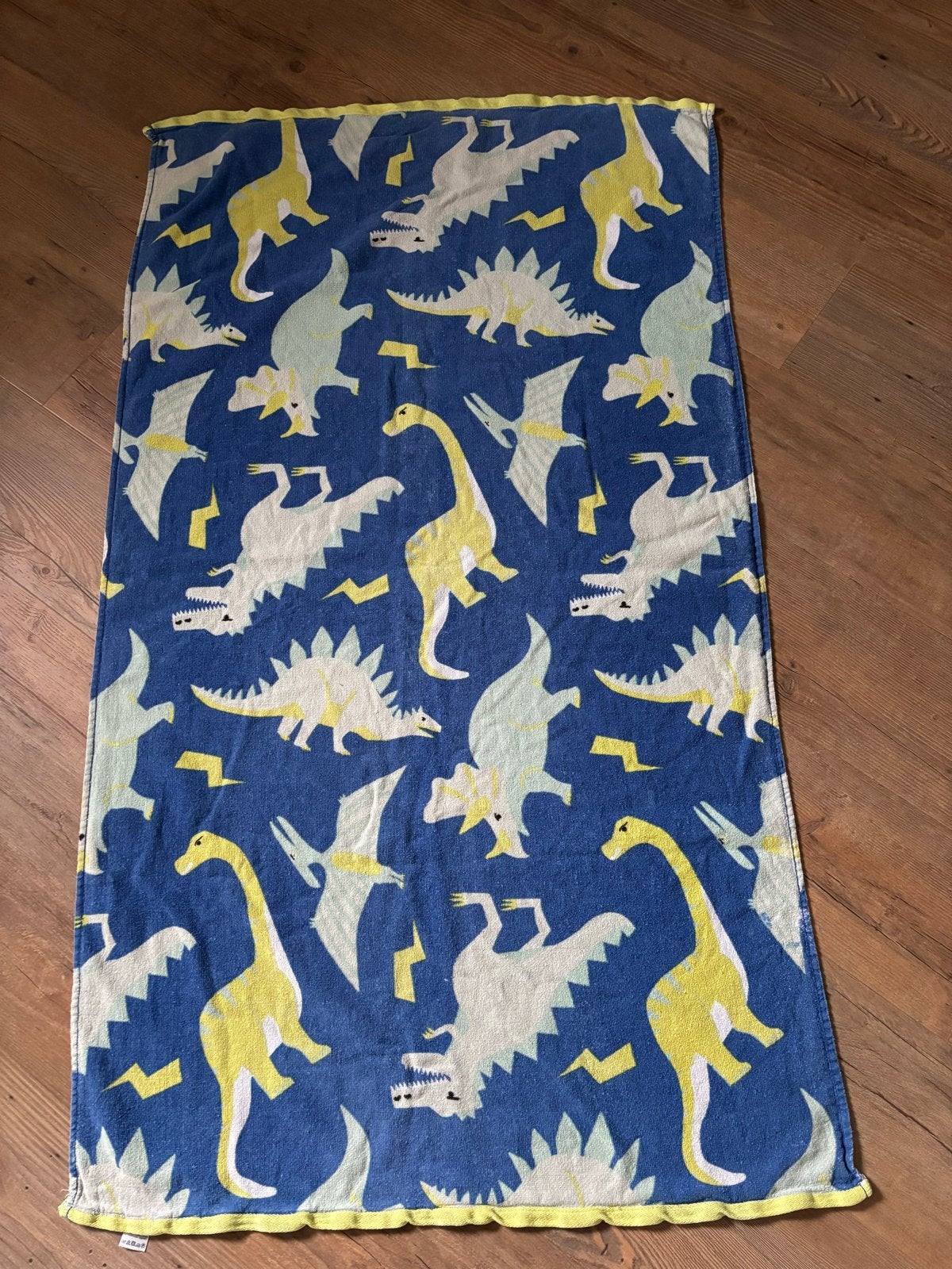 Badlaken met dinosaurusprint - Blauw/Geel, Ophalen of Verzenden, Zo goed als nieuw, Blauw, Badlaken