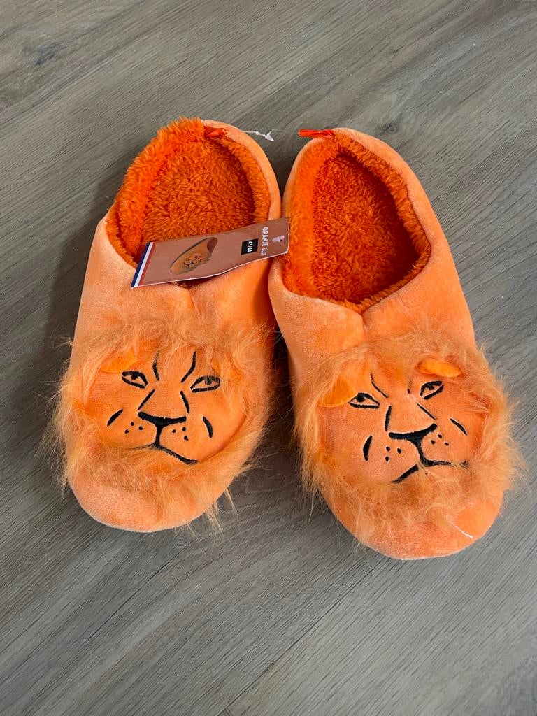 Oranje sloffen met leeuwenkop, maat 43/44, Ophalen of Verzenden, Nieuw, Pantoffels of Sloffen
