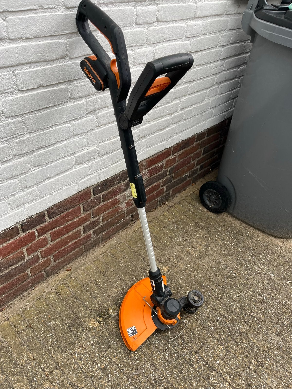 Worx Accu Kantenmaaier - Perfect voor nette gazonranden, Ophalen, Gebruikt, Accu-grasmaaier