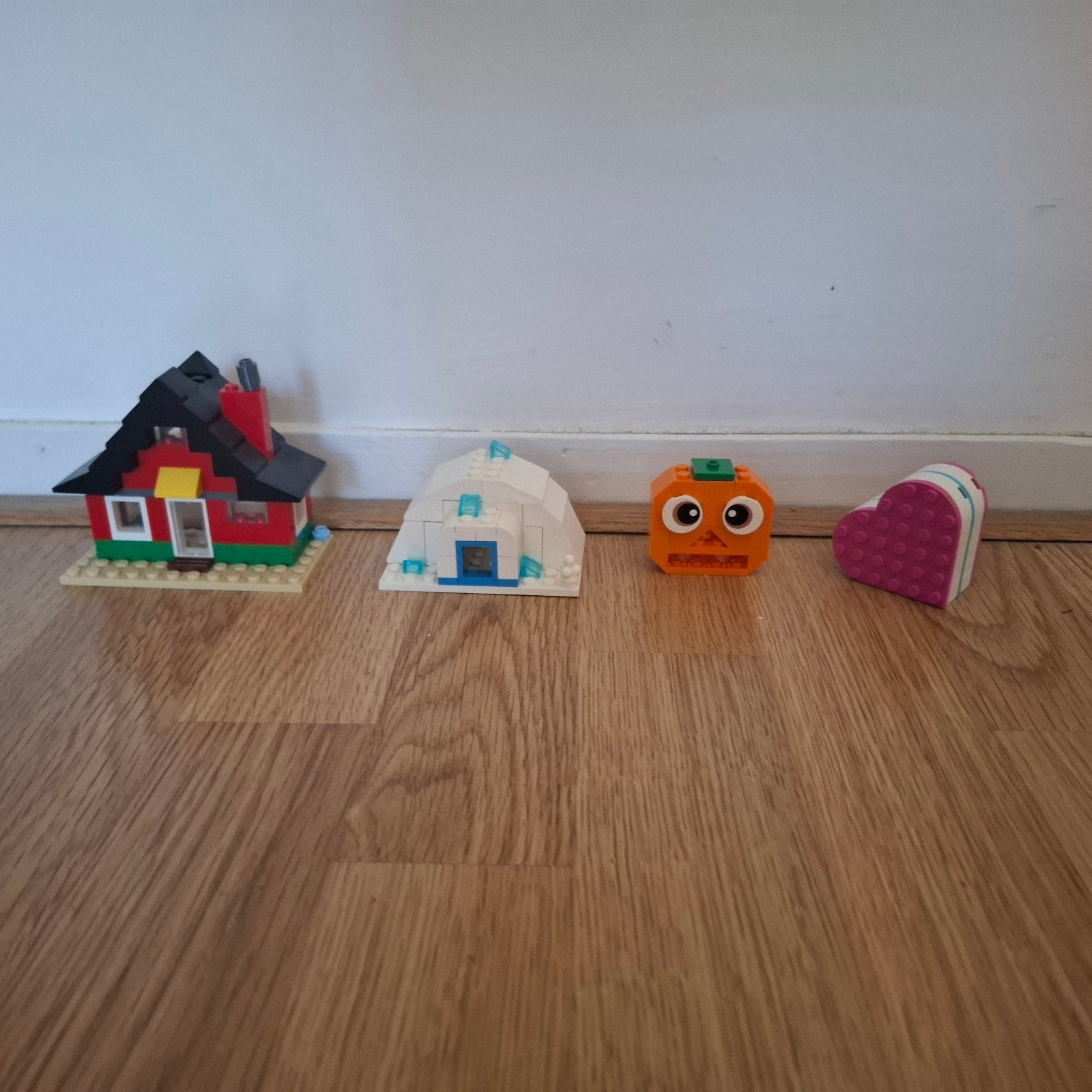 Diverse LEGO bouwsets: huis, iglo, pompoen en hart, Ophalen, Gebruikt, Lego