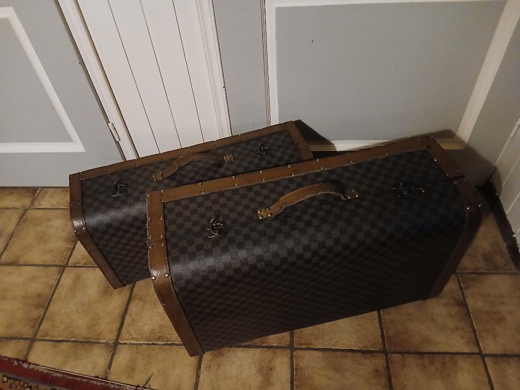 2x etalage koffers Louis Vouton, Overige materialen, Gebruikt, Verzenden, 45 tot 55 cm