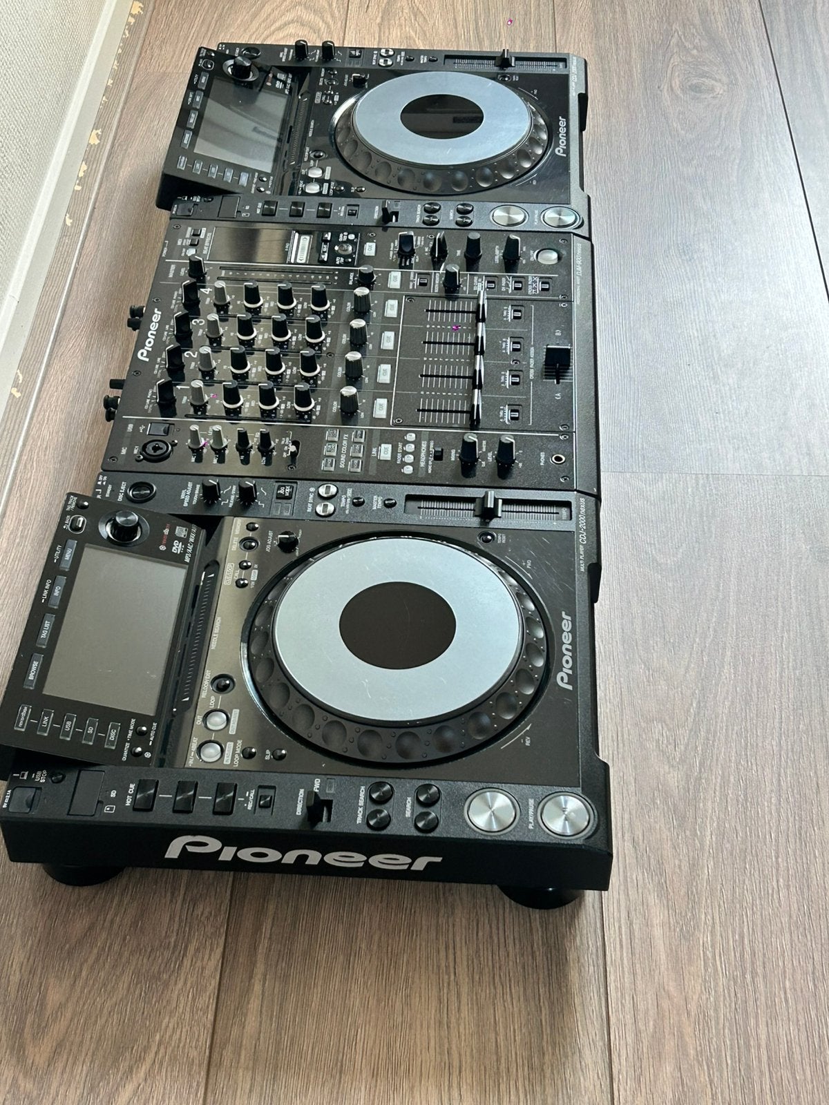 Foto 10 van Pioneer djm 900, 2x cdj 2000 nexus + flightcase