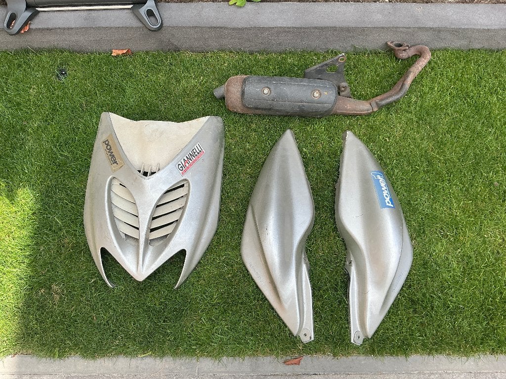 Yamaha aerox zij en voor kap, uitlaat, Fietsen en Brommers, Ophalen, Gebruikt, Tweetakt, Aerox