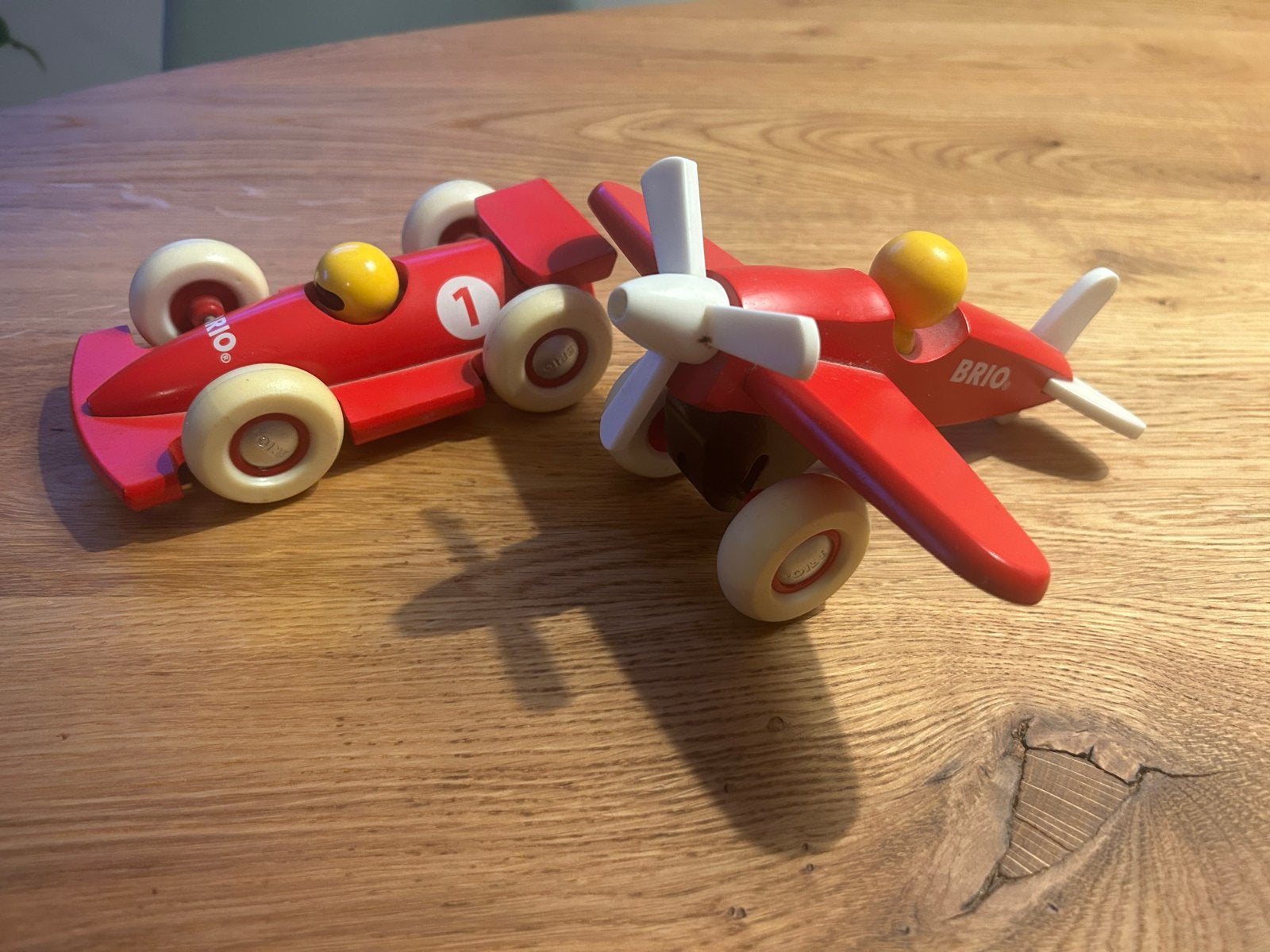Brio Houten Speelgoed: Raceauto en Vliegtuig Set, Ophalen of Verzenden, Gebruikt, Rij- of Hobbelspeelgoed