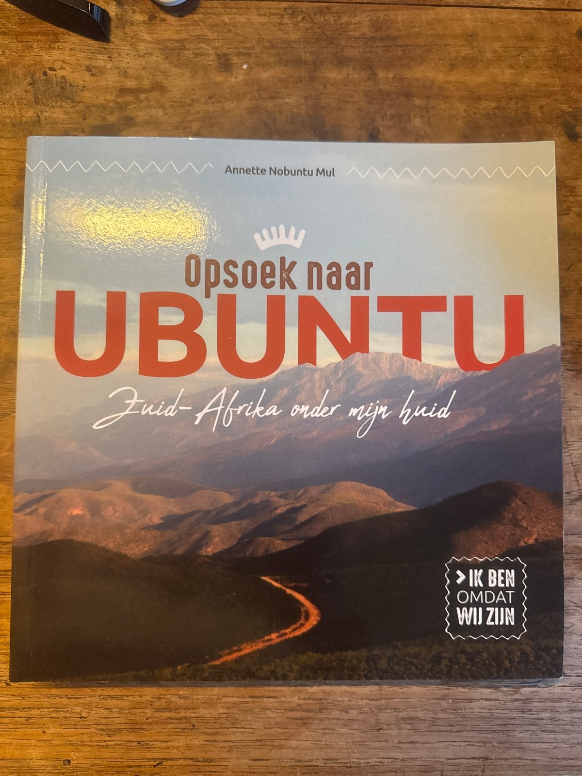 Op zoek naar Ubuntu: Zuid-Afrika onder mijn huid, Boeken, Overige merken, Afrika, Ophalen of Verzenden, Zo goed als nieuw