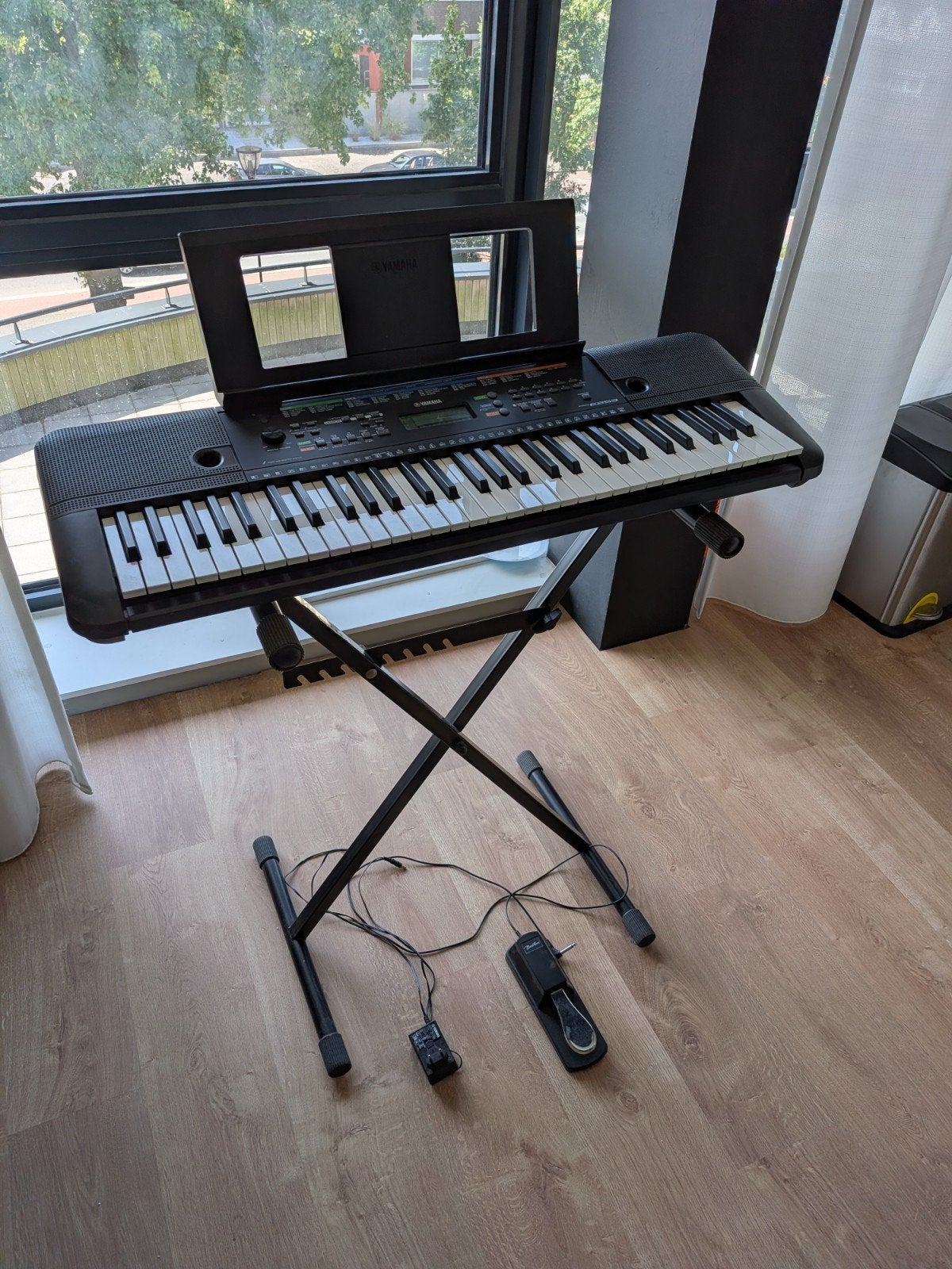 Yamaha PSR E253 + Voetpedaal, Ophalen, 61 toetsen, Midi-aansluiting, Yamaha