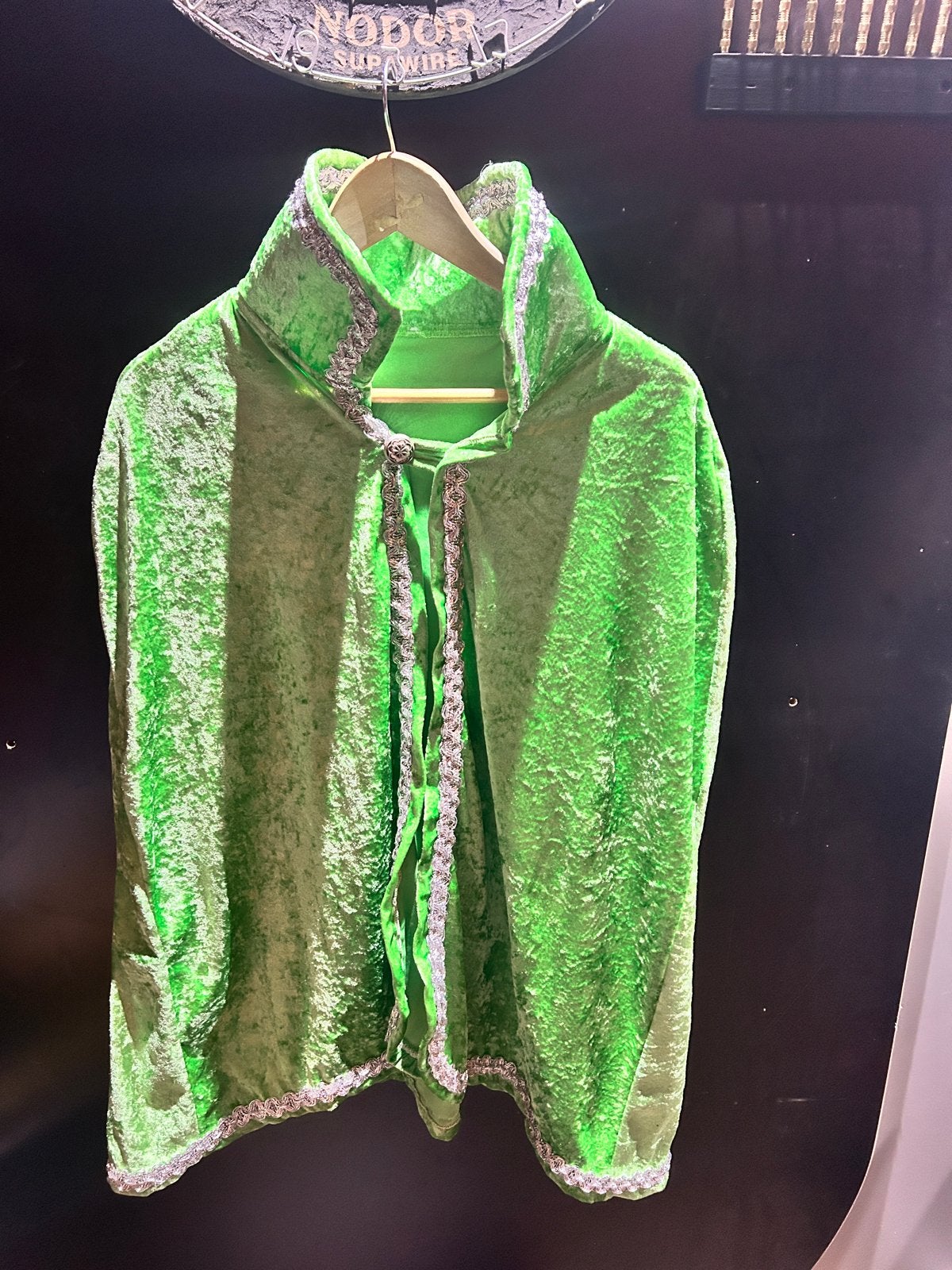 Groene prins/prinsessen cape - Zo goed als nieuw, Ophalen, Zo goed als nieuw, 158 t/m 164, Jongen of Meisje