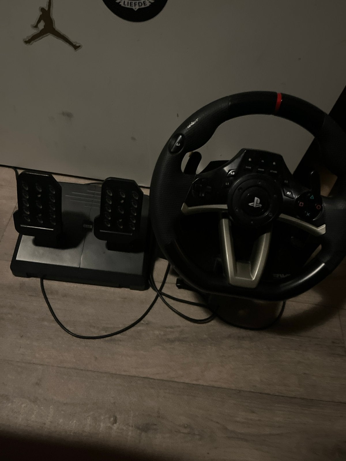 Hori Racing Wheel Apex voor PS4/PS5 met Pedalen, Spelcomputers en Games, Spelcomputers | Sony PlayStation Consoles | Accessoires