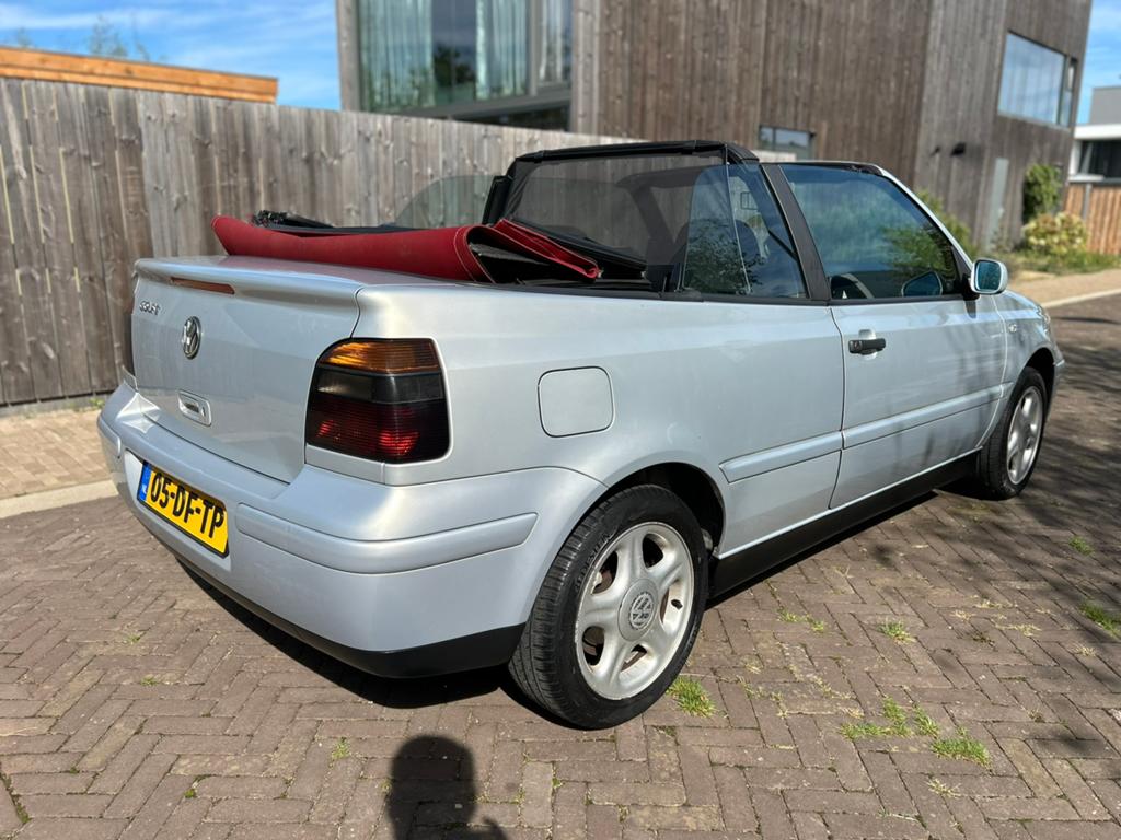 Volkswagen Golf 1.8 Cabriolet 55KW 1999 Grijs, Stof, 74 pk, 4 cilinders, Cabriolet