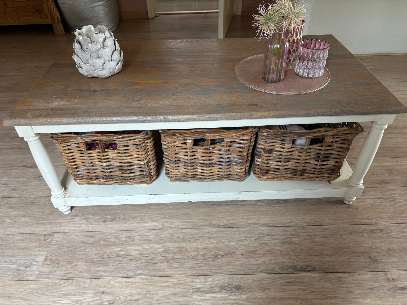 Salontafel (landelijke stijl)met mandjes, Huis en Inrichting, Ophalen, 100 tot 150 cm, 50 tot 100 cm, Grenenhout