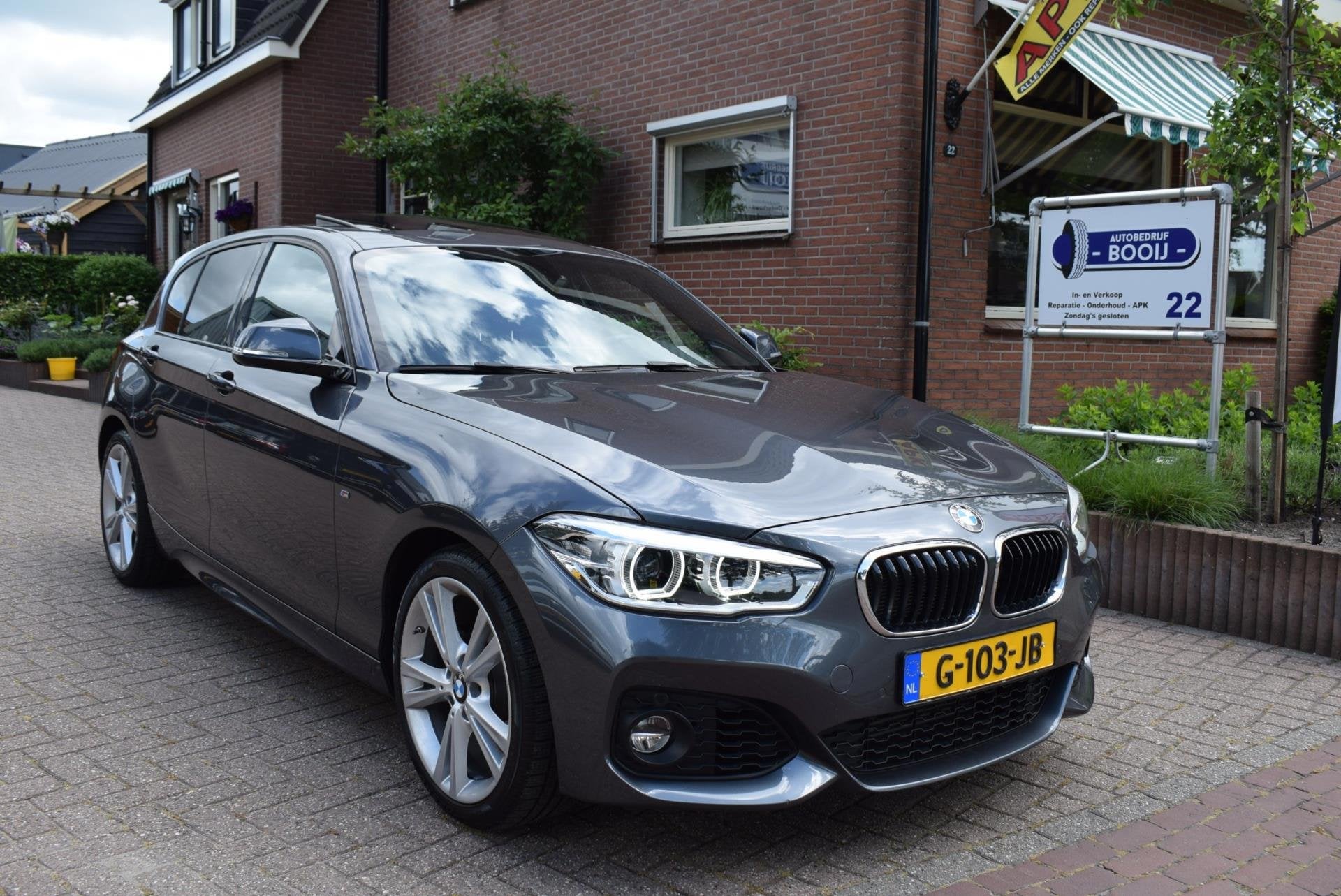 BMW 1-serie 118I M pakket! Edition/5DRS/AUTOM/DAK/CRUISE/NAV, Auto's, Dealer onderhouden, Gebruikt, Origineel Nederlands, Bedrijf