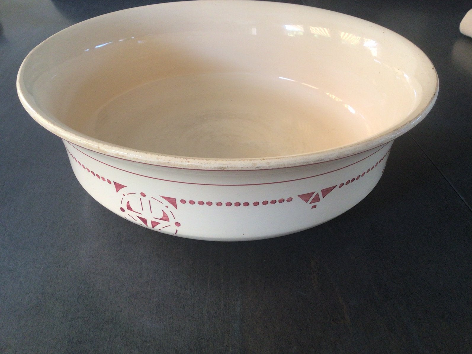 Antieke Moselle niderviller grote schaal beige rood art deco, Ophalen of Verzenden