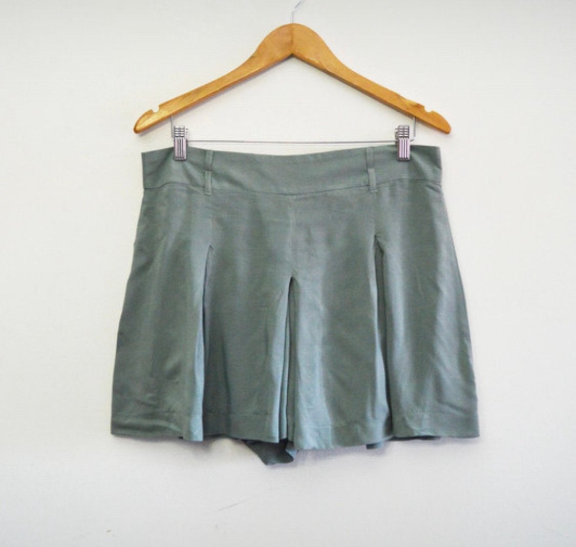 Korte broek L Pull&Bear groen, Kort, Maat 42/44 (L), Ophalen of Verzenden, Zo goed als nieuw