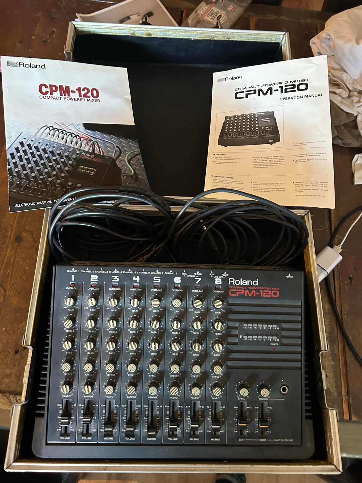 Roland CPM-120 Compact Powered Mixer met koffer en boekjes, Ophalen, Gebruikt