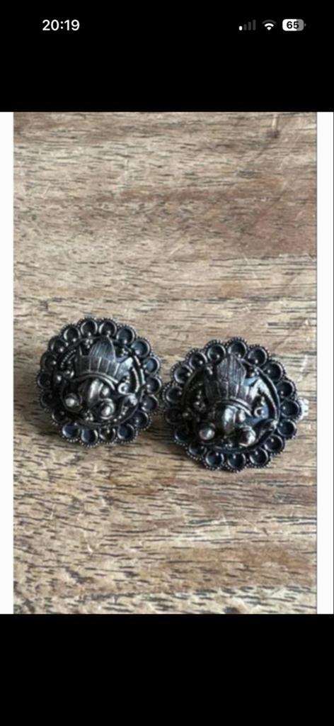 Zilverkleurige Broche gemaakt van Zeeuwse knopen, Sieraden, Tassen en Uiterlijk, Antieke sieraden, Ophalen of Verzenden, Overige materialen