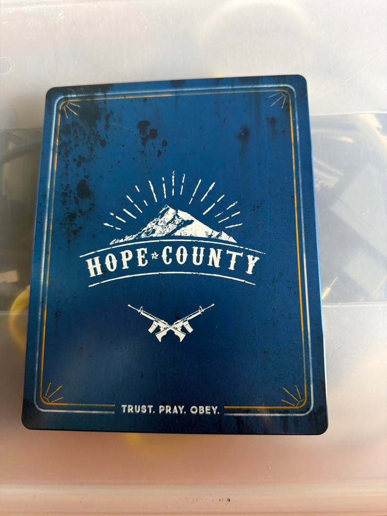 Far Cry 5 Steelbook Edition (Geen game), Ophalen of Verzenden, Zo goed als nieuw