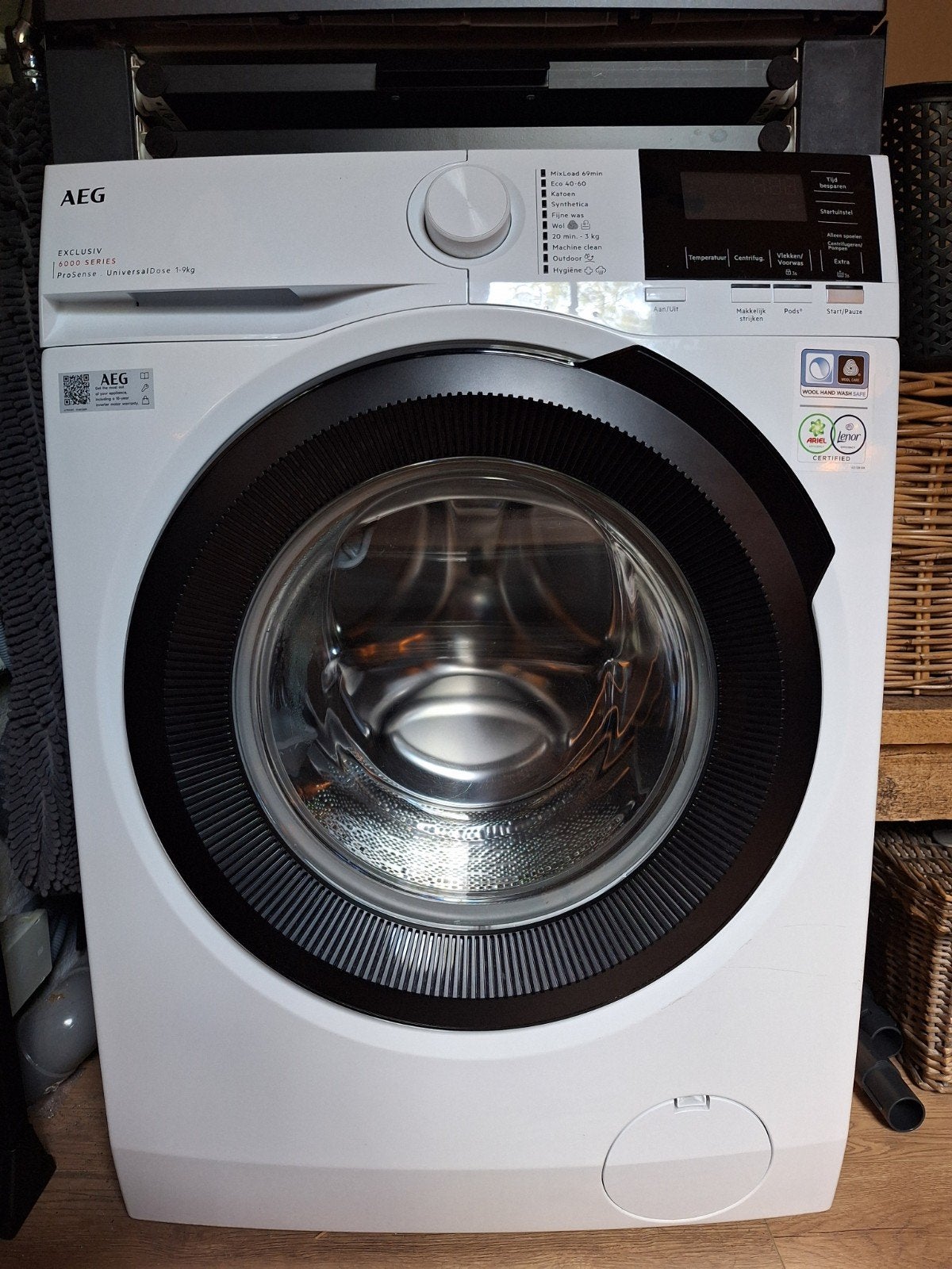 AEG Exclusiv 6000 Series ProSense UniversalDose 1-9kg, Ophalen, 1200 tot 1600 toeren, Energieklasse A of zuiniger, 8 tot 10 kg