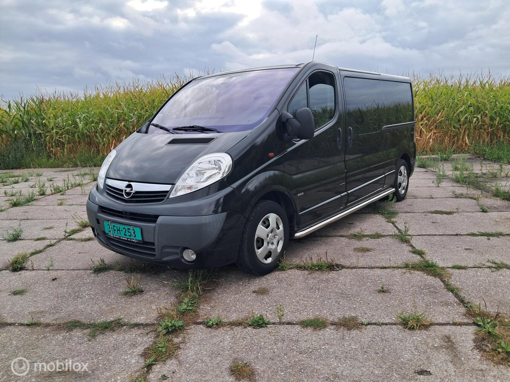Opel Vivaro 4+1 rolstoelbus, Auto's, Startonderbreker, 4 cilinders, 2000 kg, Origineel Nederlands