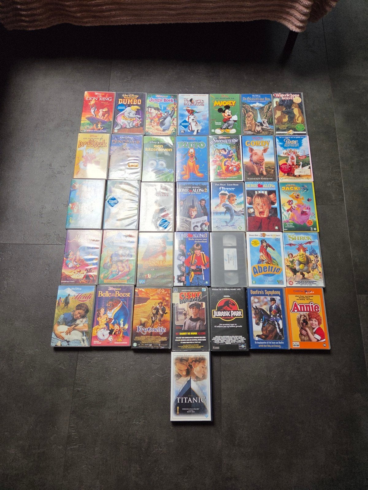 Grote collectie van 37 VHS banden in goede staat, Nederlands ondertiteld, Gebruikt, Alle leeftijden, Overige genres