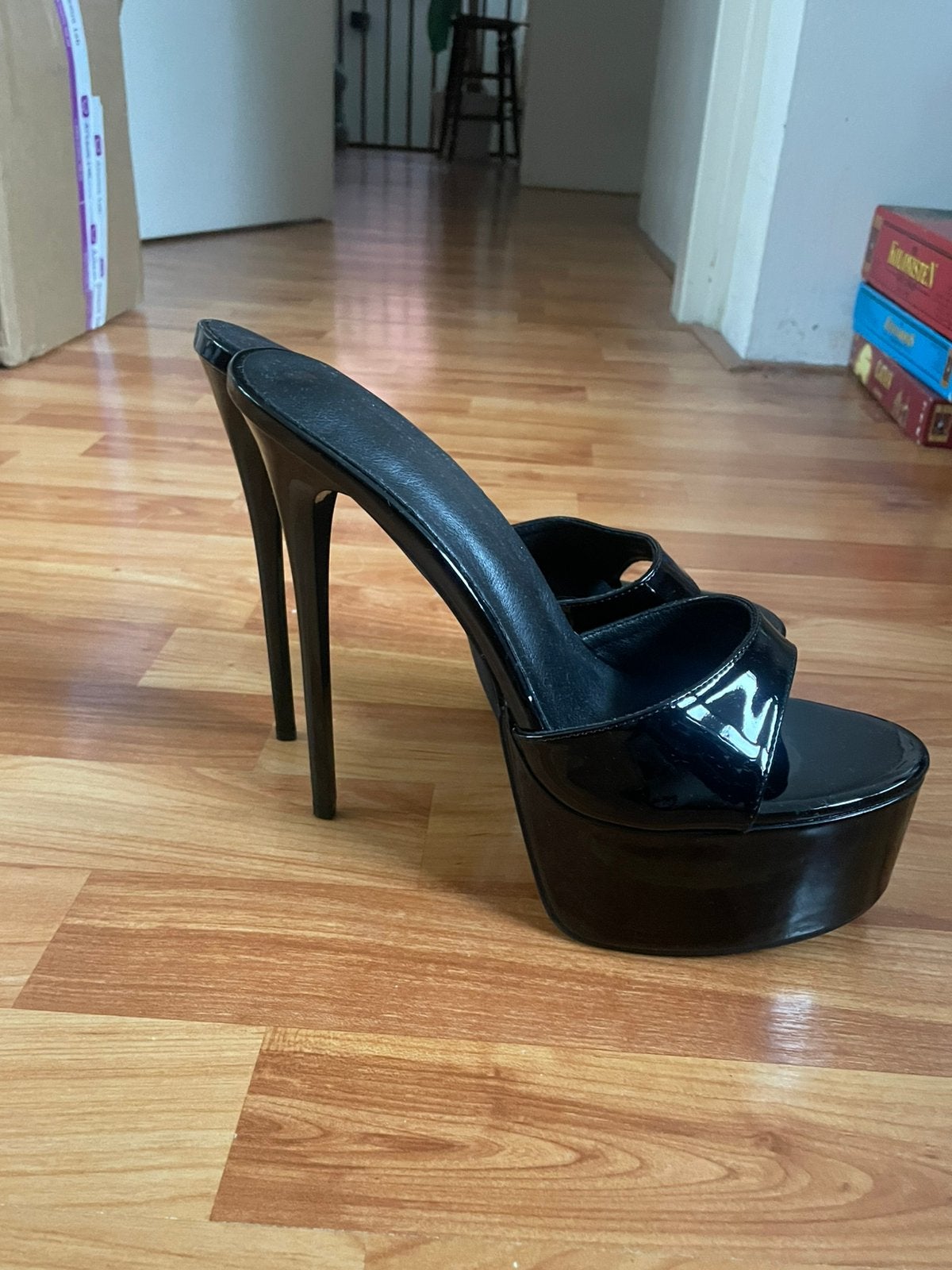 High heels - maat 42 zwart nieuw, Ophalen of Verzenden, Zo goed als nieuw, Zwart, Sandalen of Muiltjes