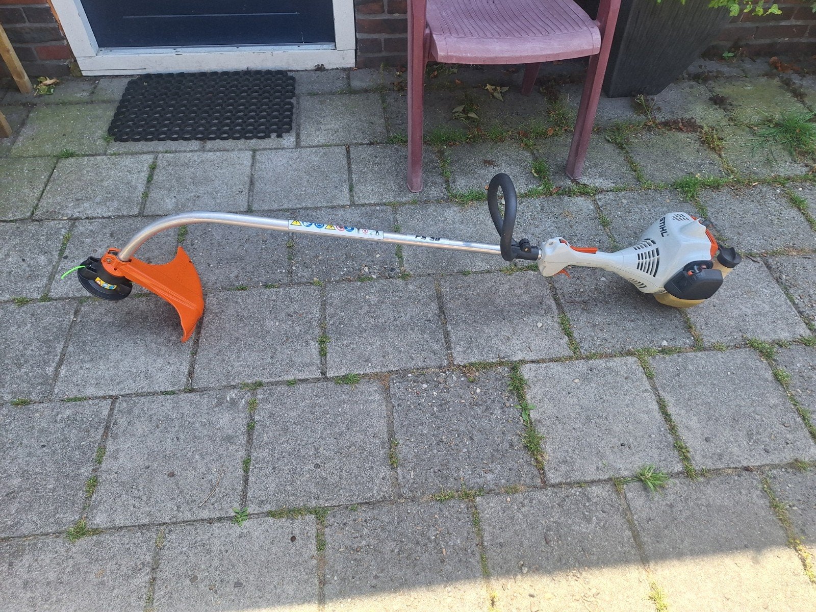 Stihl FS 38 Benzine Grastrimmer - Perfect voor Tuinonderhoud, Tuin en Terras, Grastrimmers, Ophalen, Zo goed als nieuw, 30 tot 50 cm