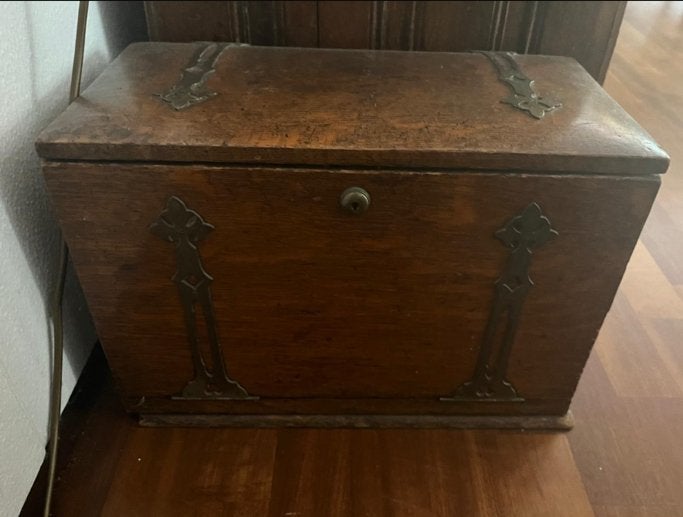 Antieke houten schrijfkist / bureaukist met messing beslag, Ophalen, Zo goed als nieuw, Minder dan 50 cm