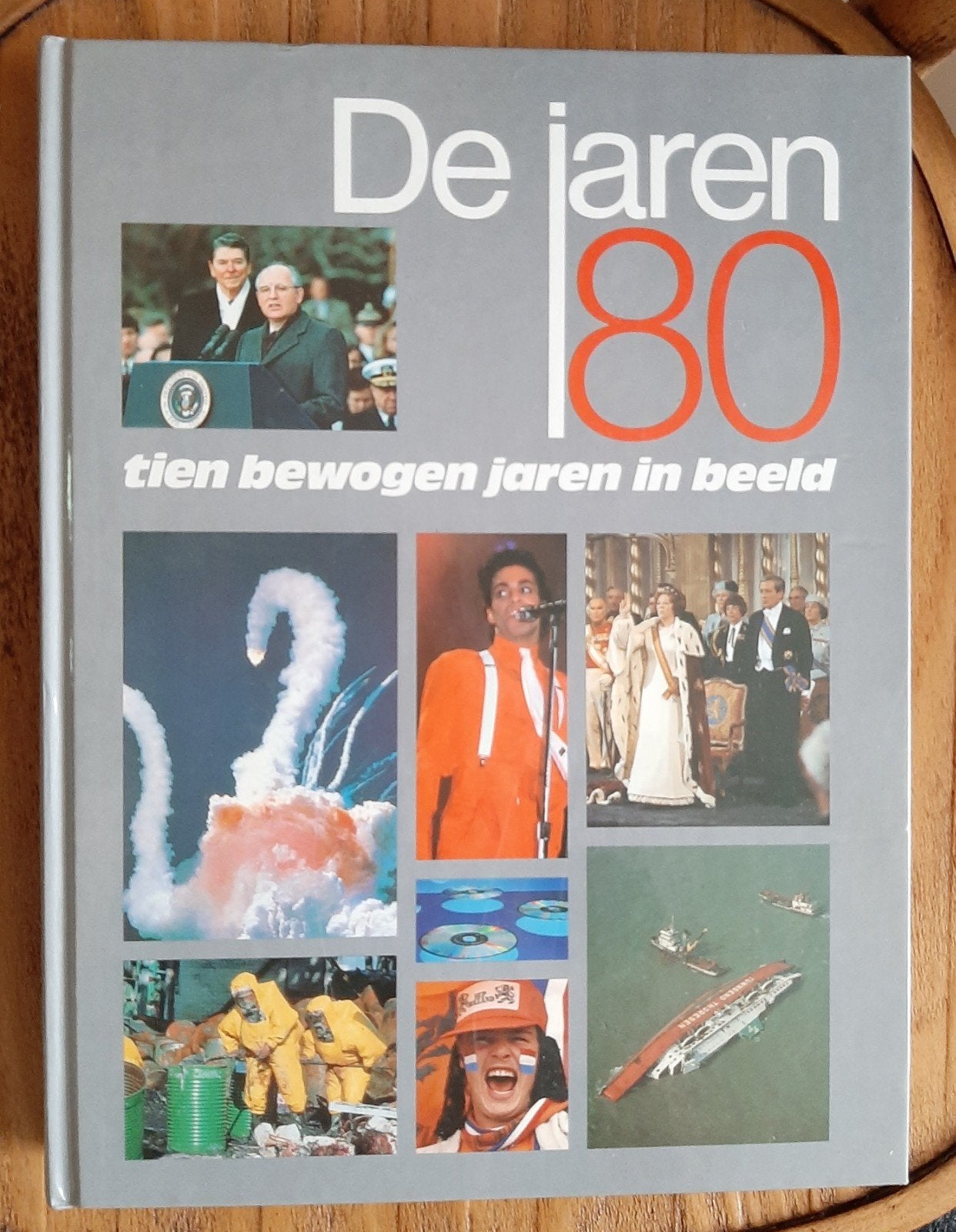 Boek De jaren 80 - 10 bewogen jaar in beeld, Boeken, Ophalen