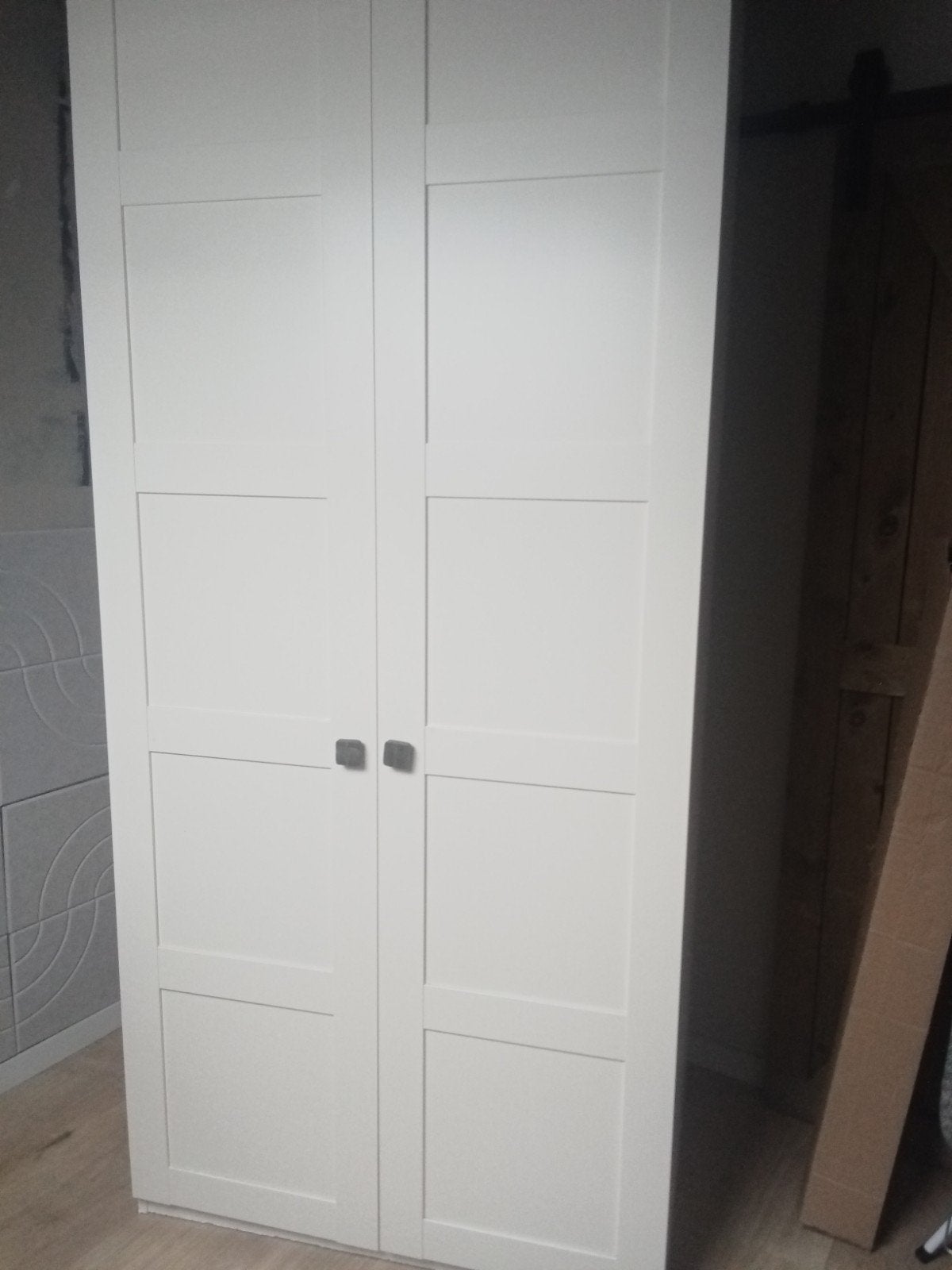 Grote IKEA Pax kledingkast 236x100 met draadmand en planken, Met plank(en), Gebruikt, 200 cm of meer, 50 tot 75 cm